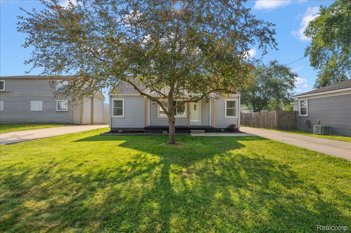 29606 S River Road Property Photo 2