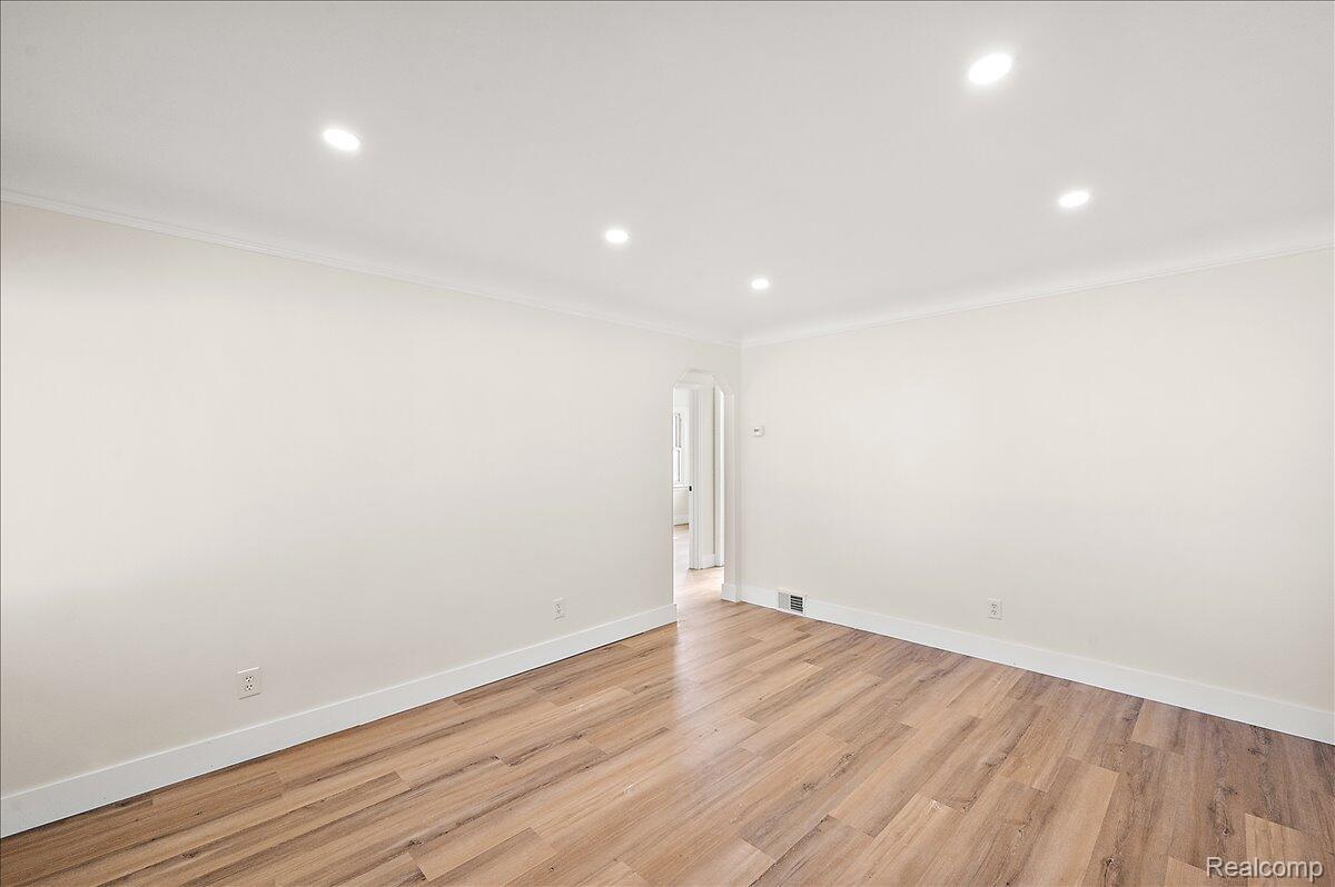 29606 S River Road Property Photo 5