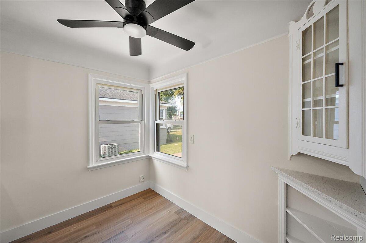 29606 S River Road Property Photo 8