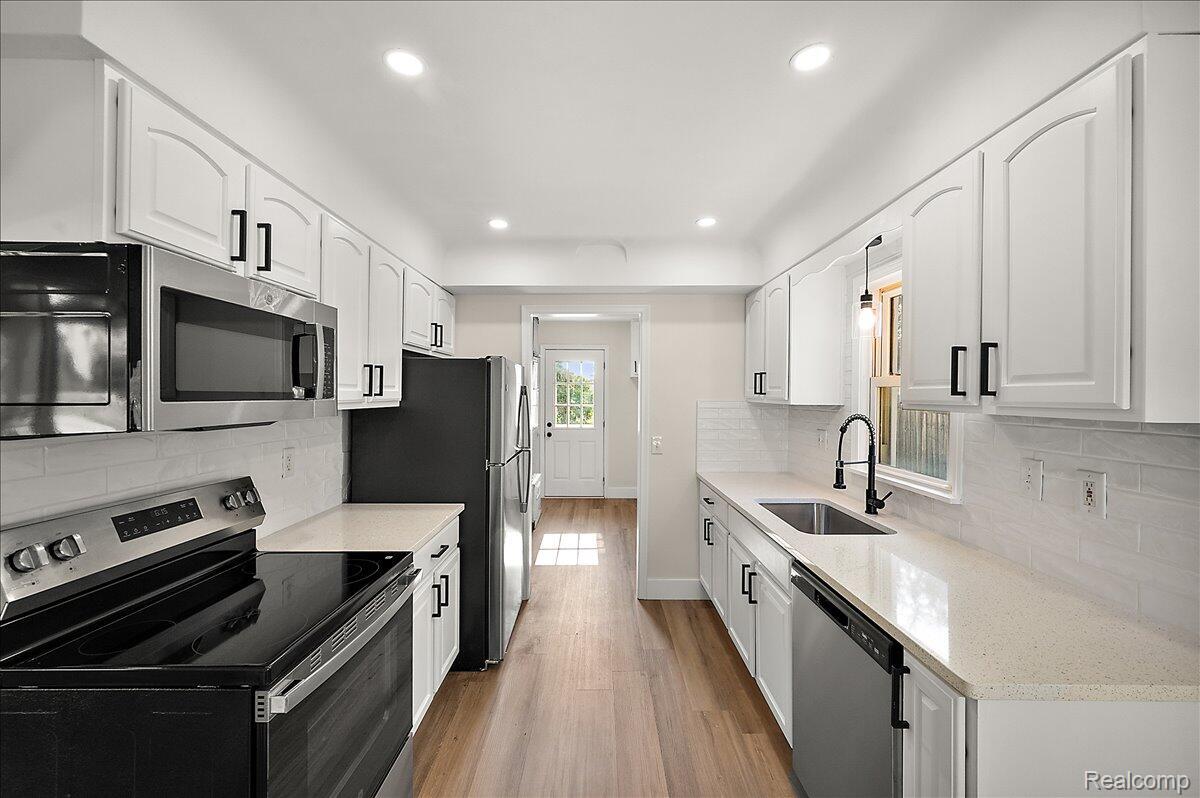 29606 S River Road Property Photo 12