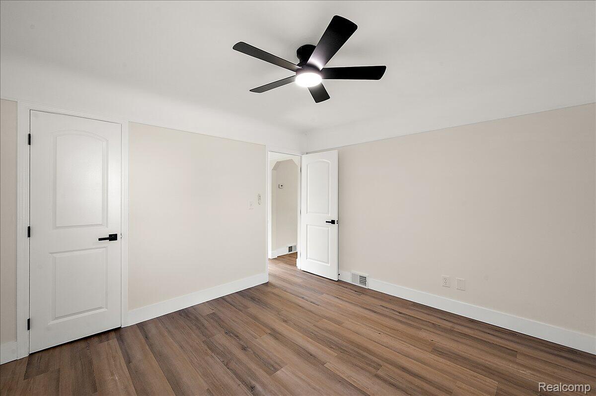 29606 S River Road Property Photo 16