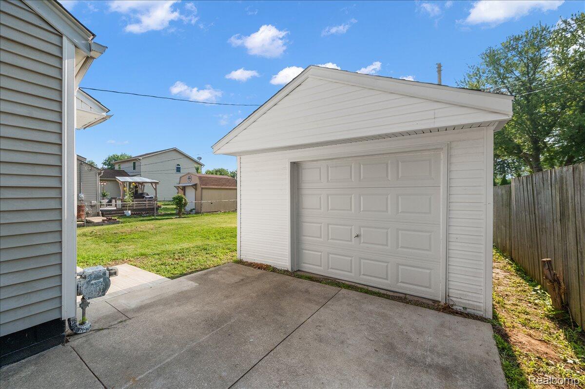 29606 S River Road Property Photo 23