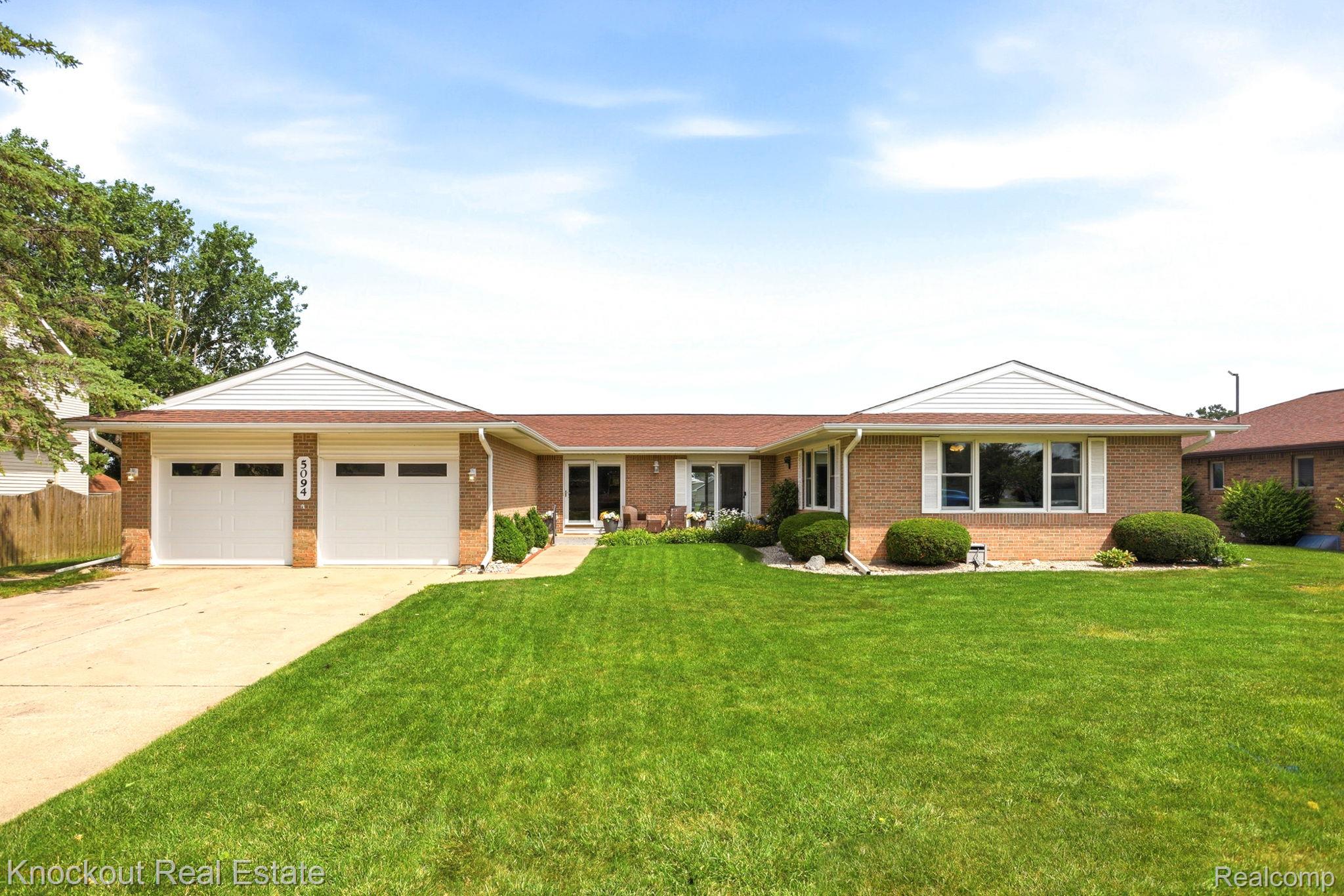 5094 Dustine Drive Property Photo 1