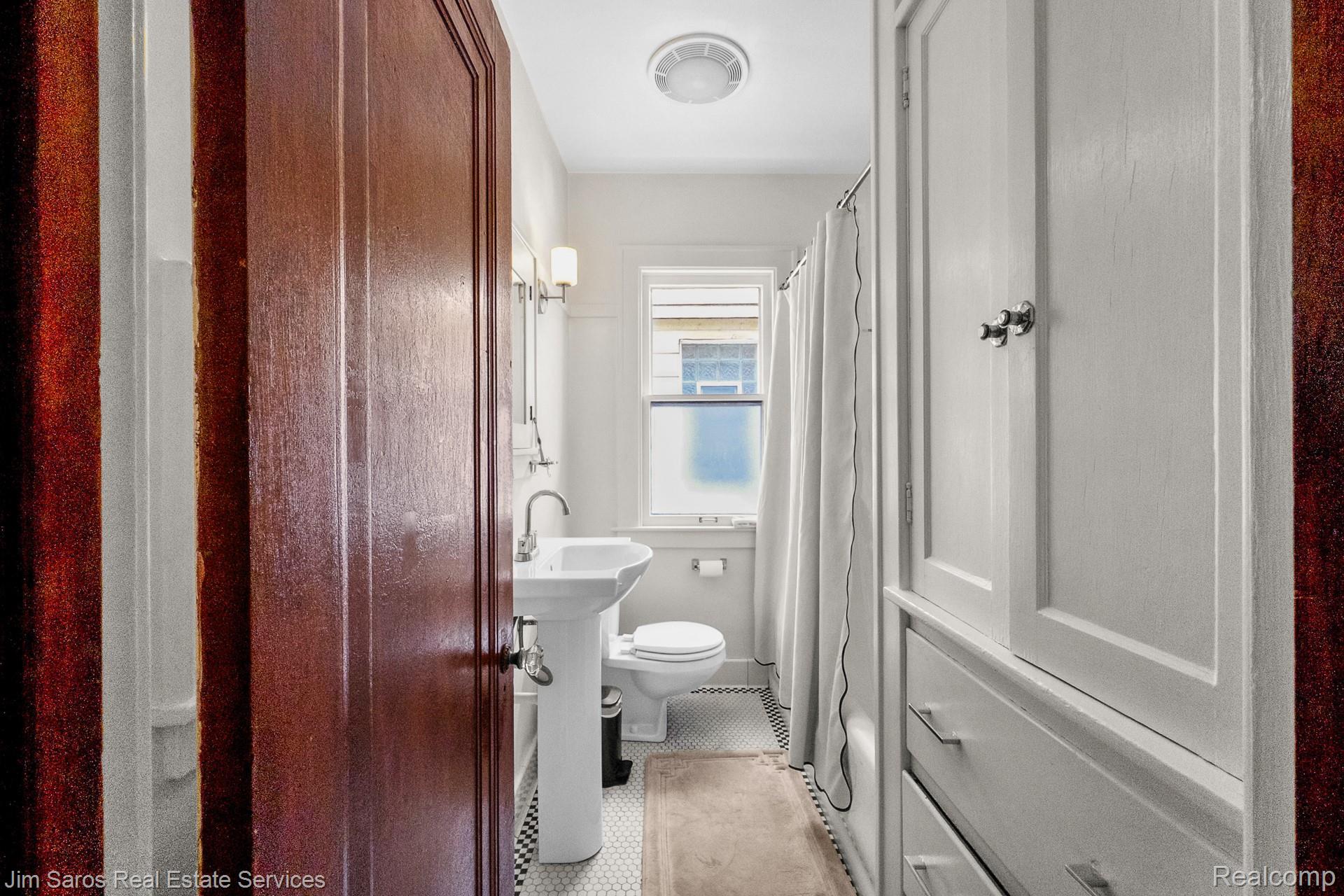 1244 Maryland Street Property Photo 11