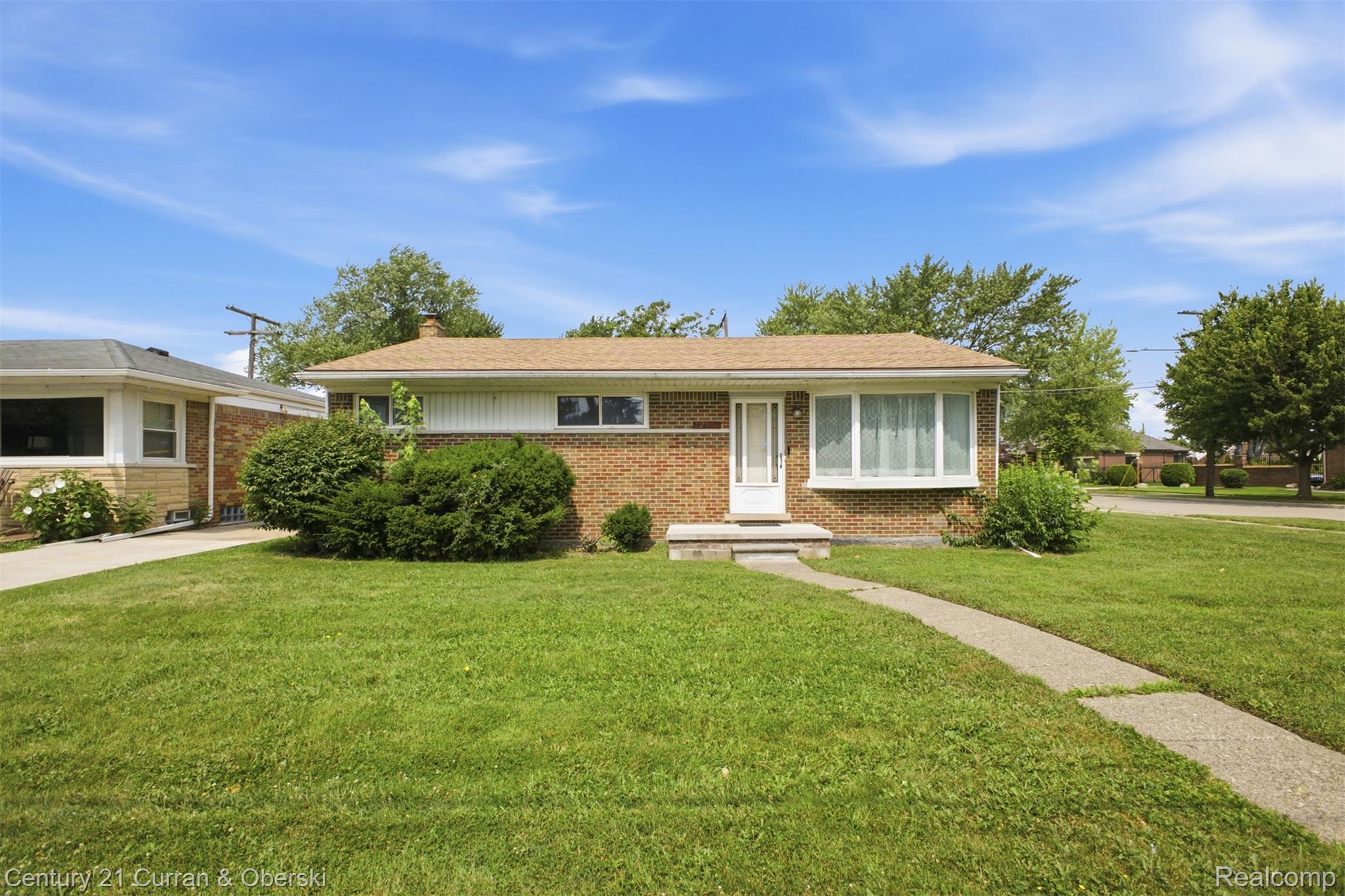 32819 Jefferson Avenue Property Photo 1