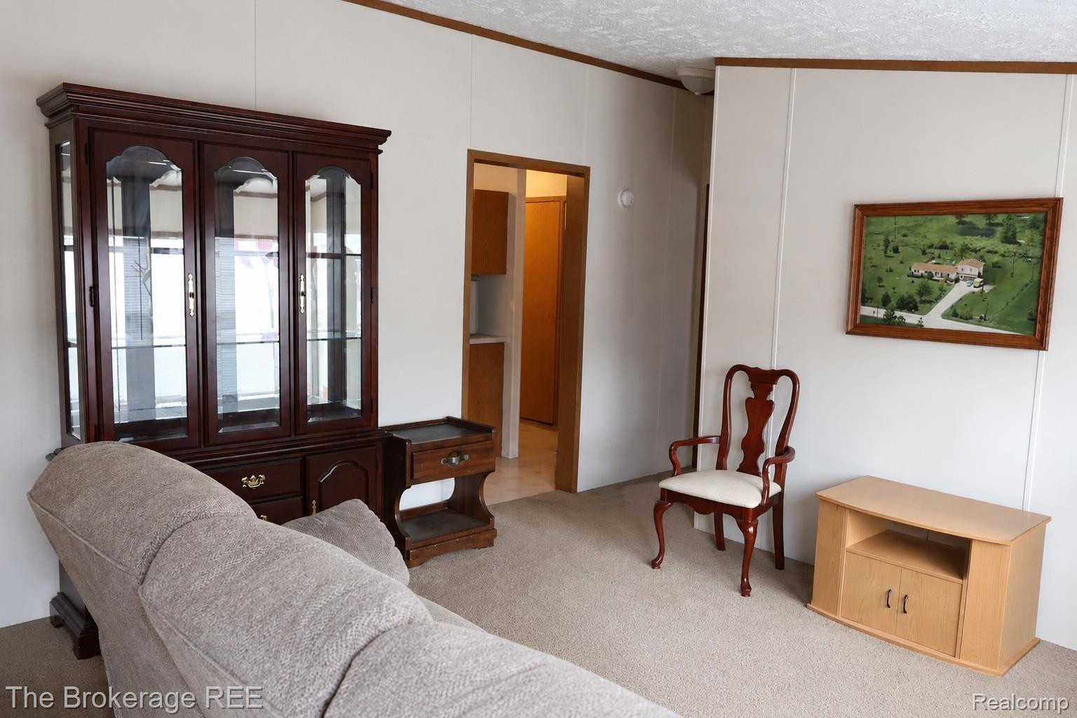 93 Woodcrest Property Photo 12