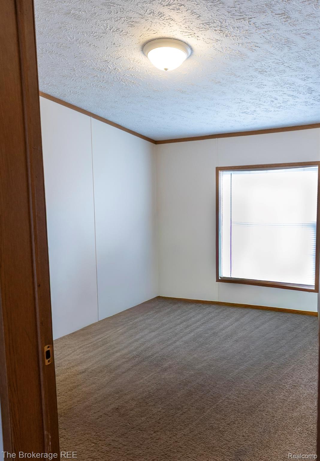 93 Woodcrest Property Photo 15