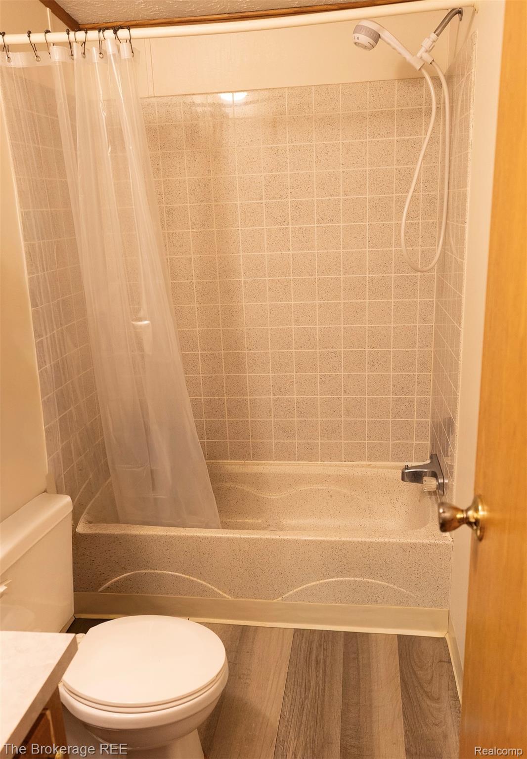 93 Woodcrest Property Photo 19