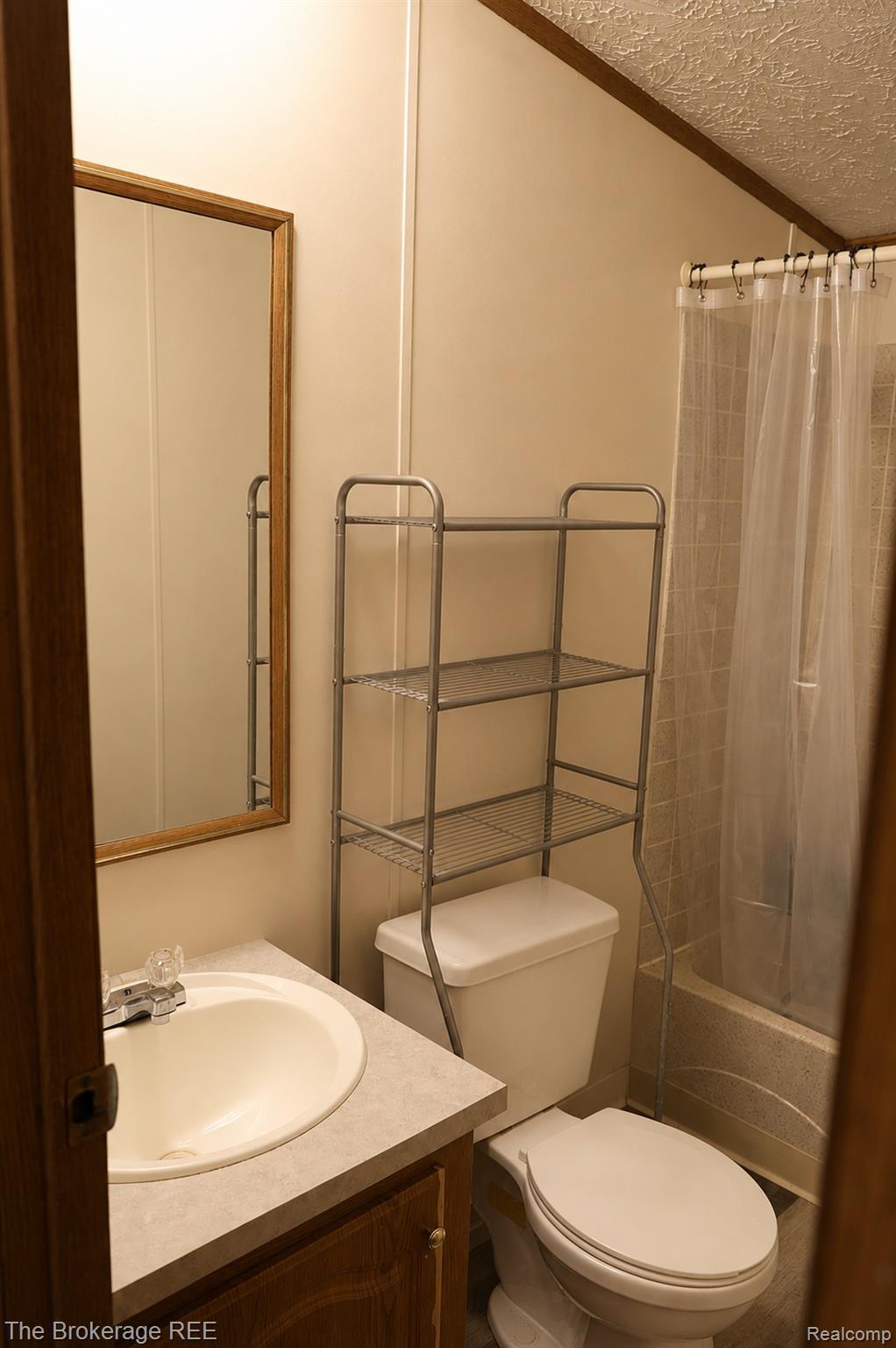 93 Woodcrest Property Photo 20