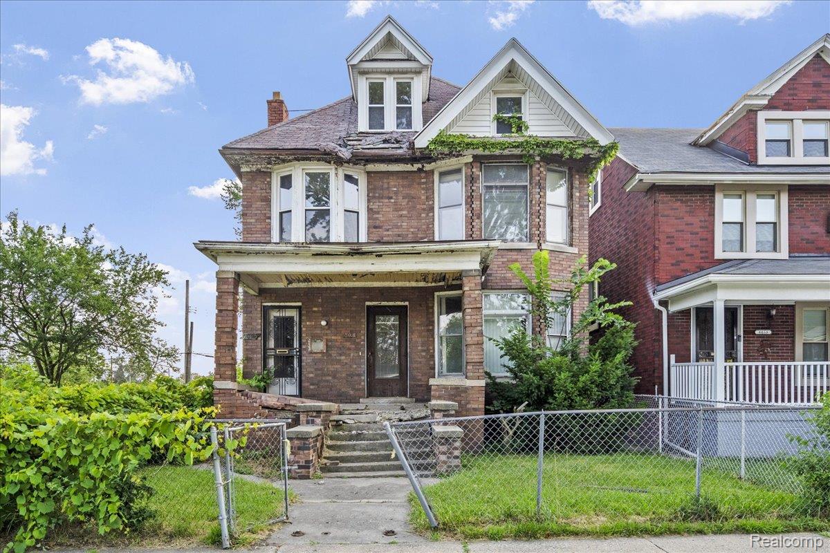 6025 15th Street Property Photo 1