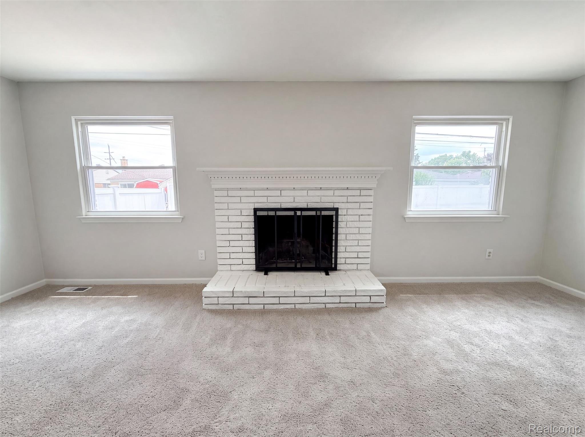 14729 Moran Road Property Photo 3
