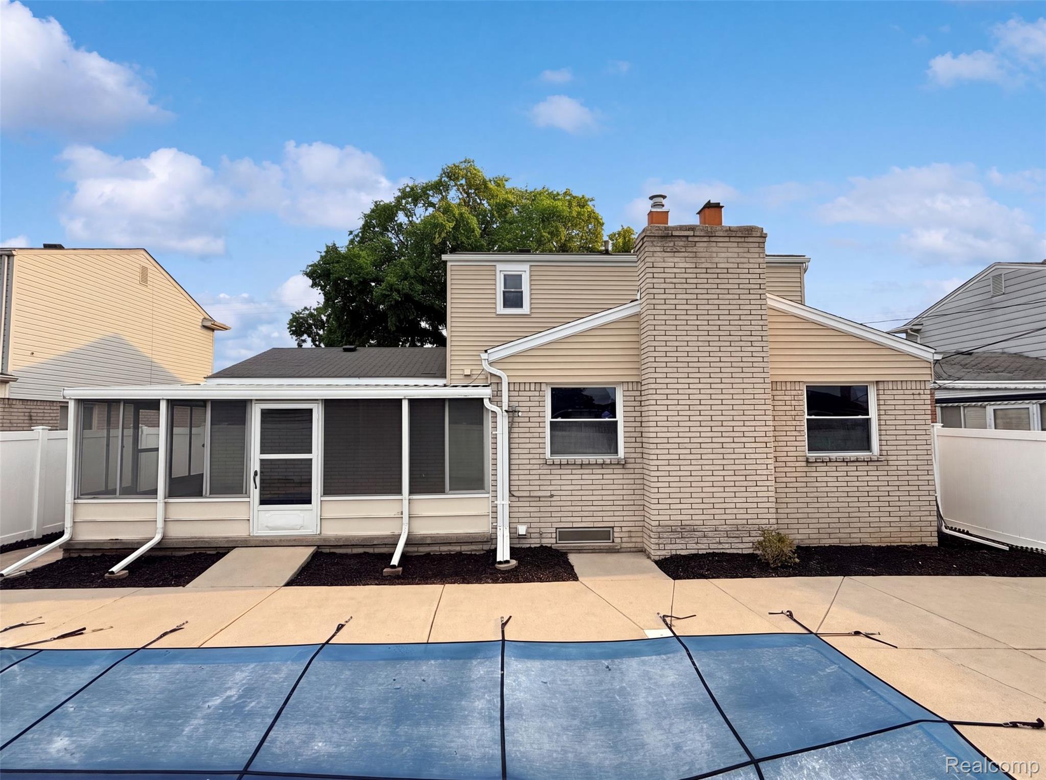 14729 Moran Road Property Photo 5