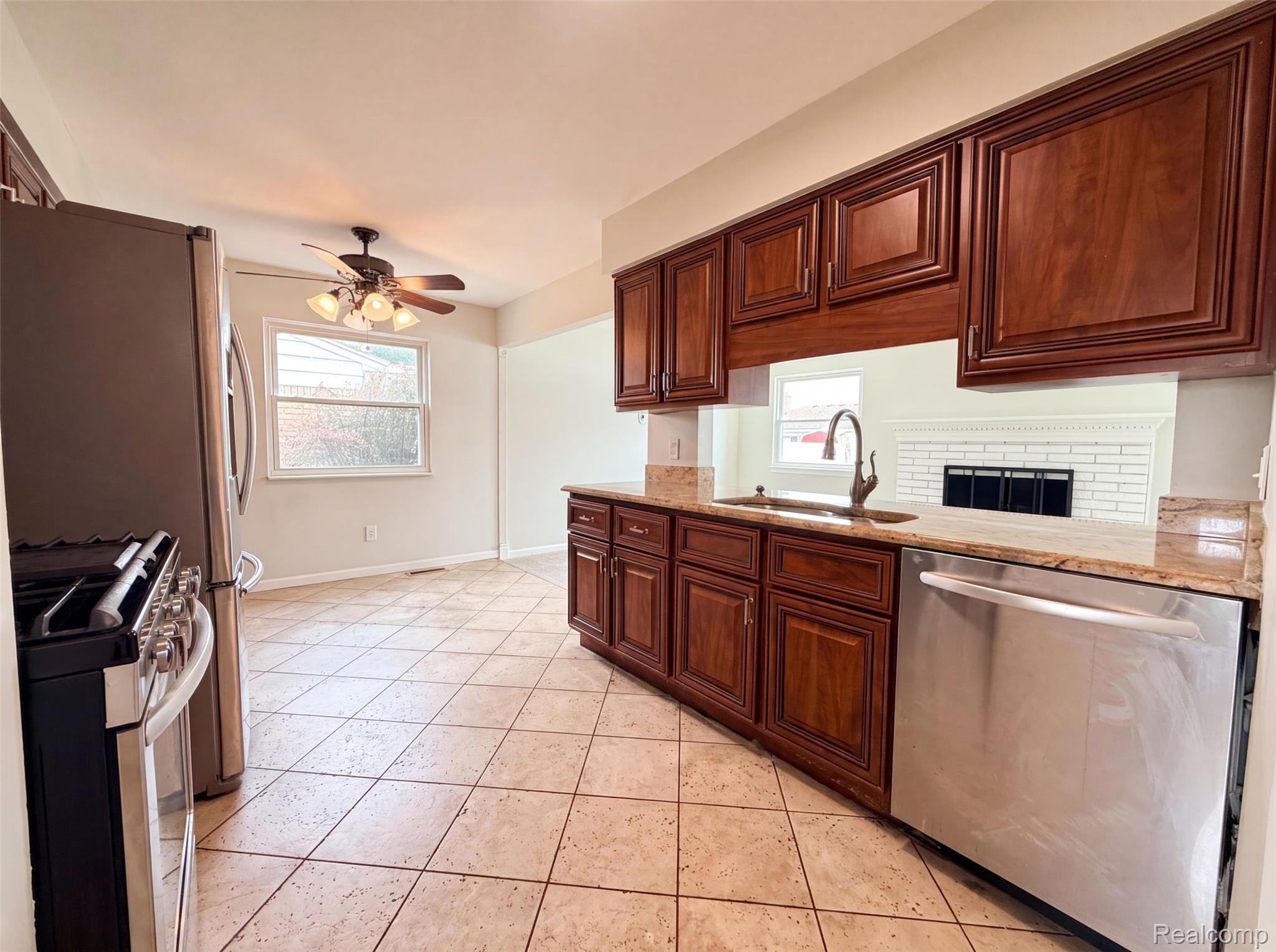 14729 Moran Road Property Photo 6