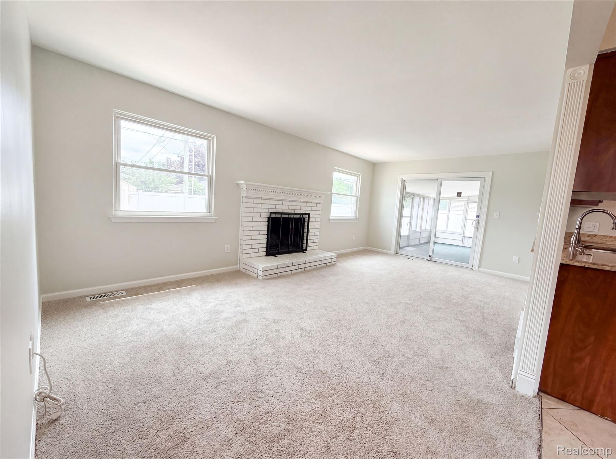 14729 Moran Road Property Photo 10