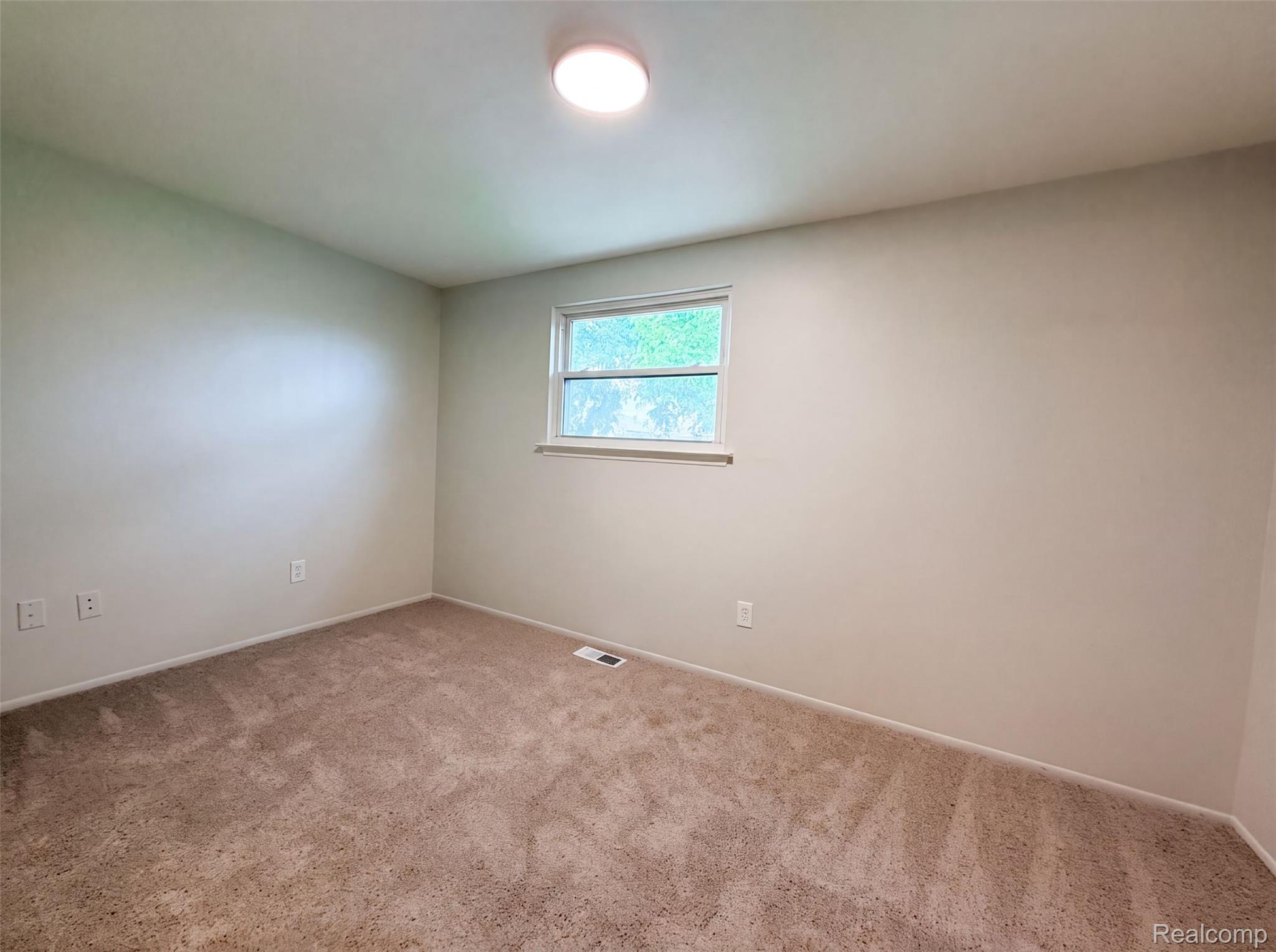 14729 Moran Road Property Photo 14