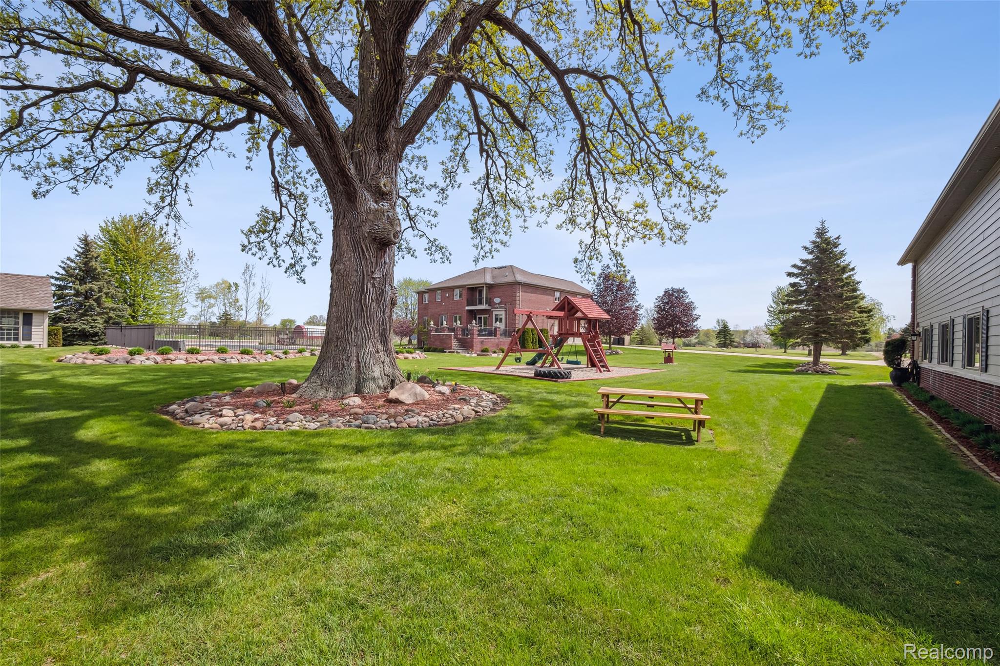 5460 Cochrane Road Property Photo 36