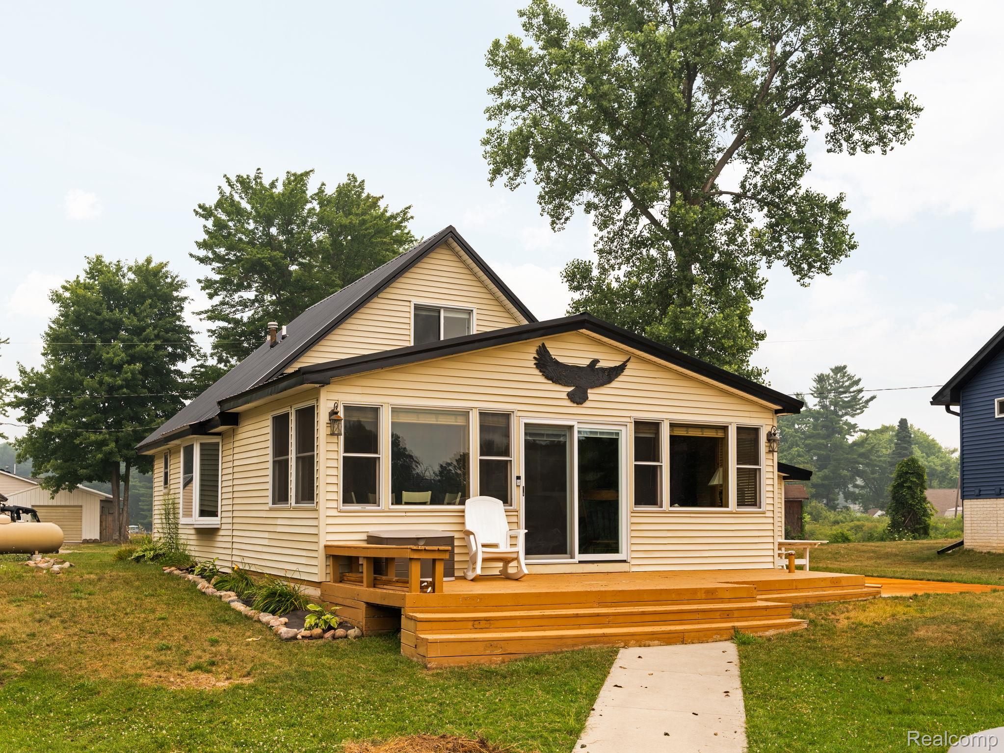 6559 Circle Drive Property Photo 1