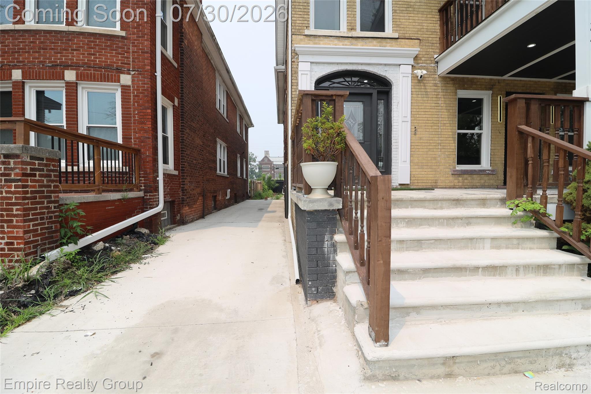2418 Calvert Street Property Photo 5