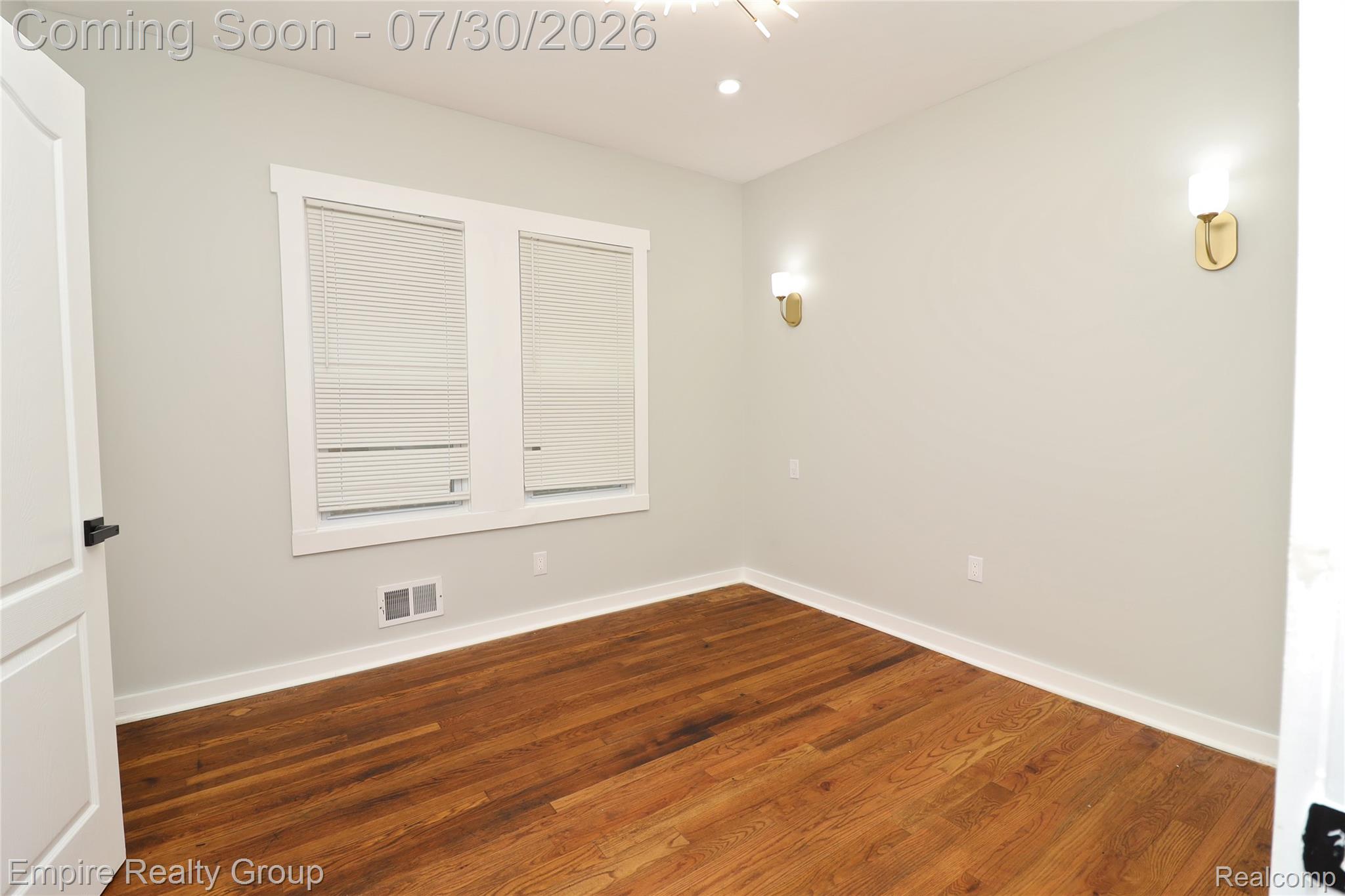 2418 Calvert Street Property Photo 11
