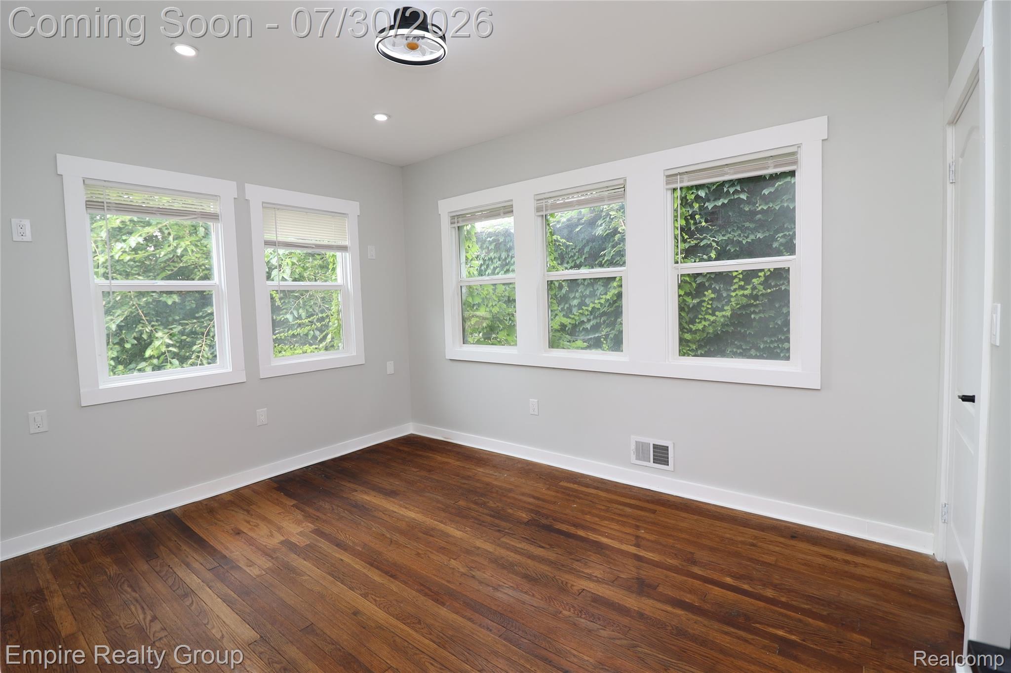 2418 Calvert Street Property Photo 13