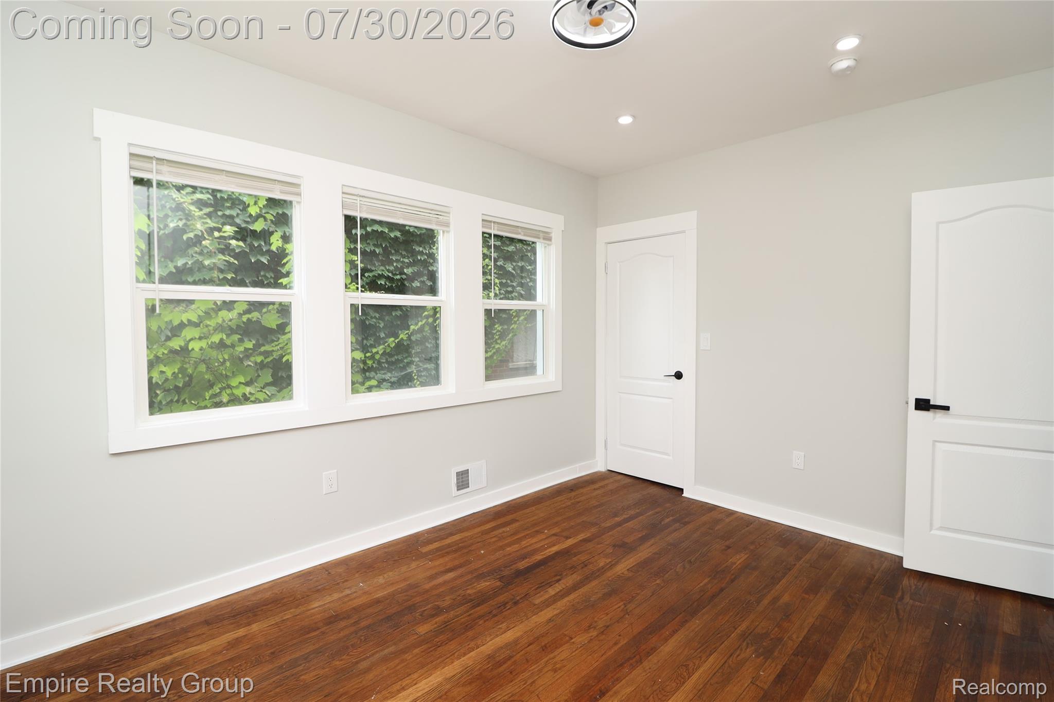 2418 Calvert Street Property Photo 14
