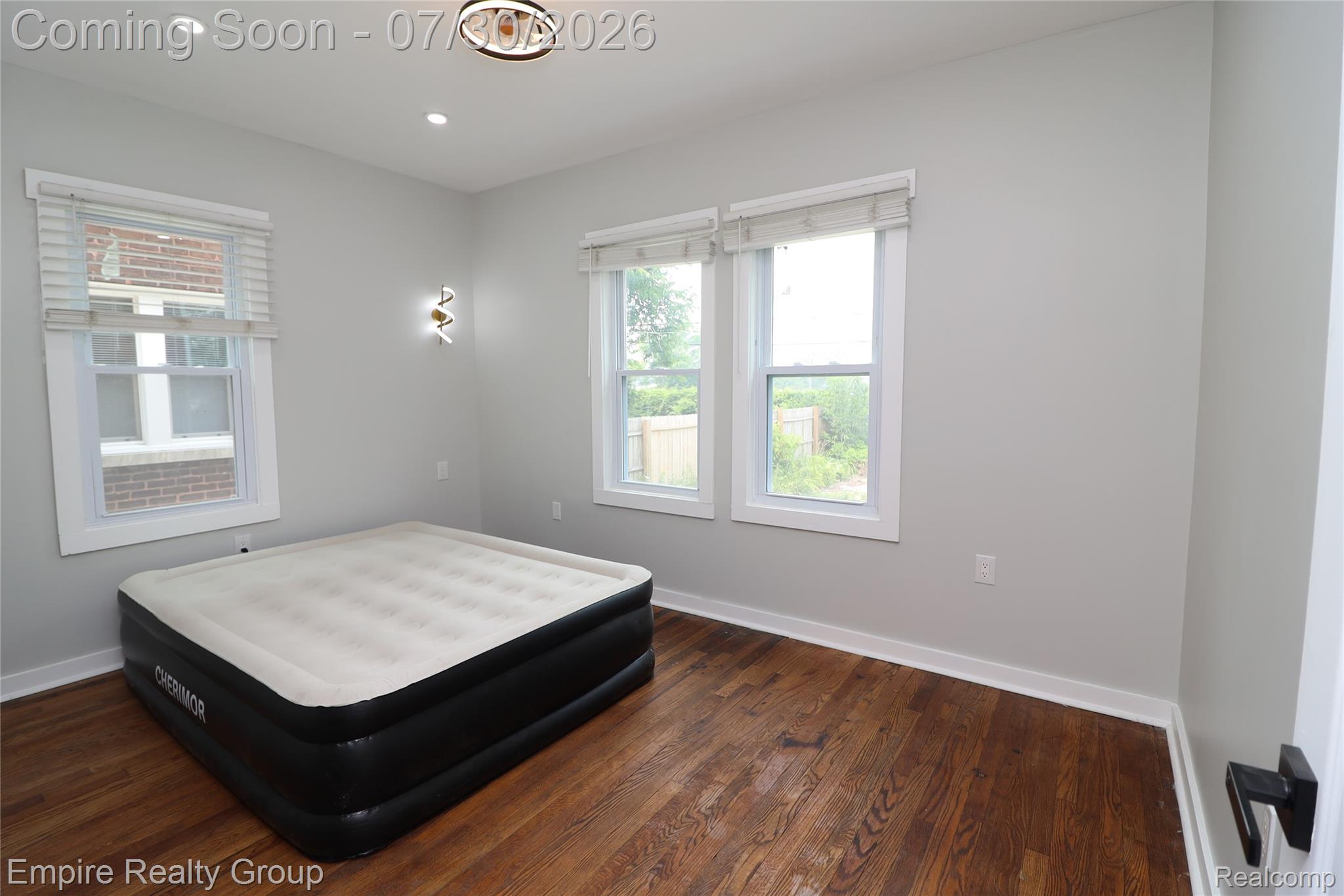 2418 Calvert Street Property Photo 15