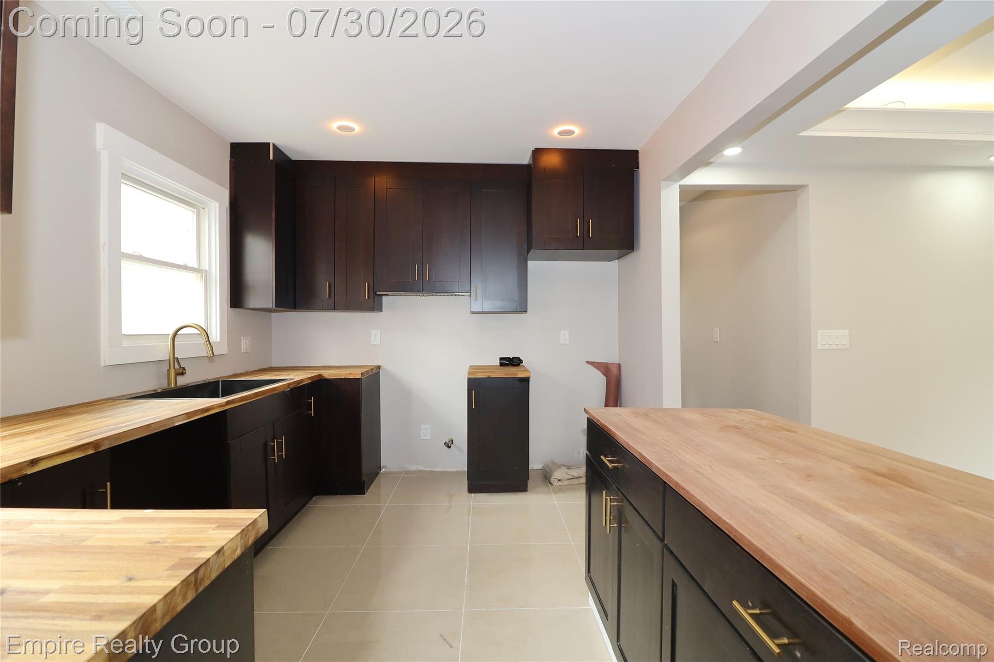 2418 Calvert Street Property Photo 20