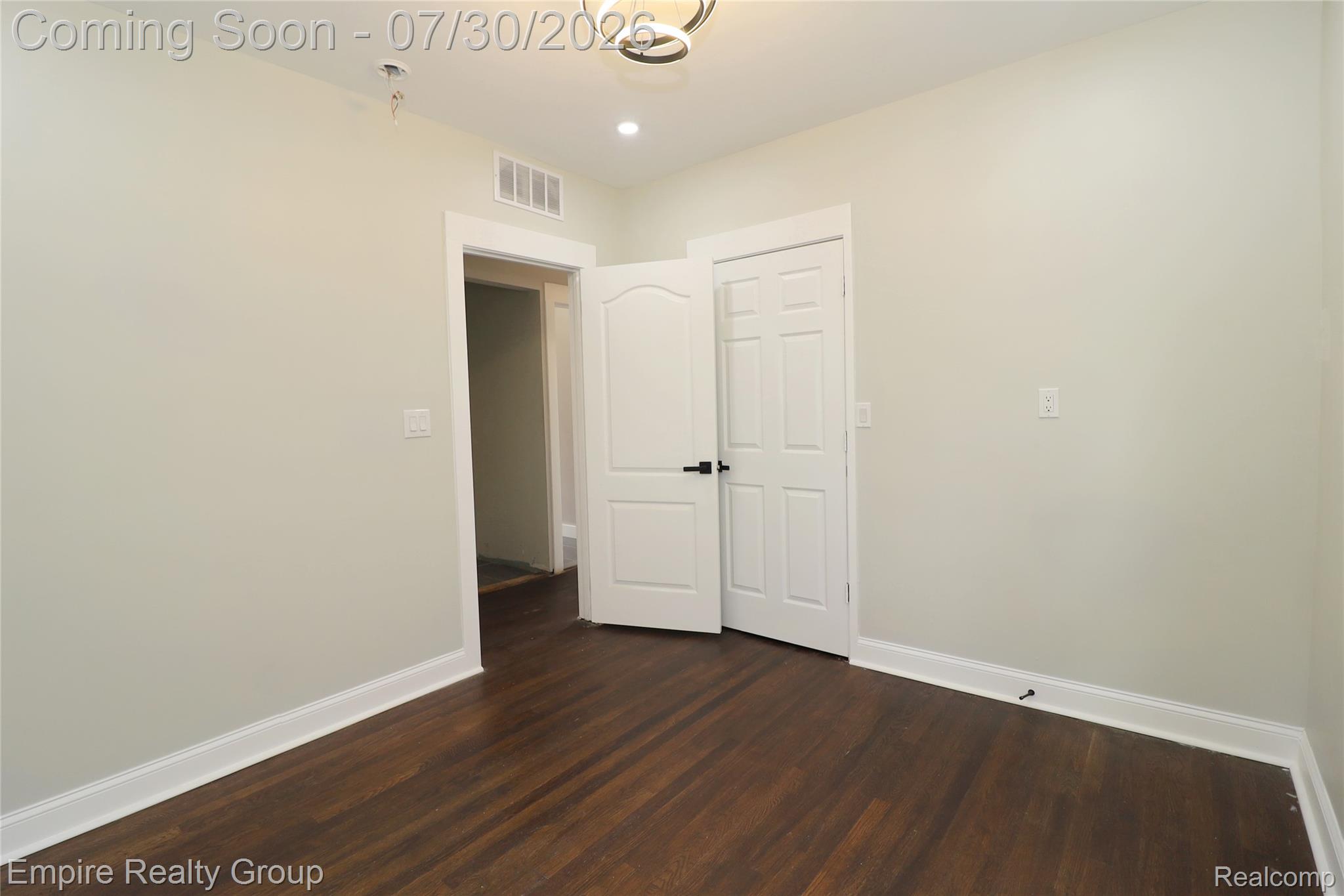 2418 Calvert Street Property Photo 27
