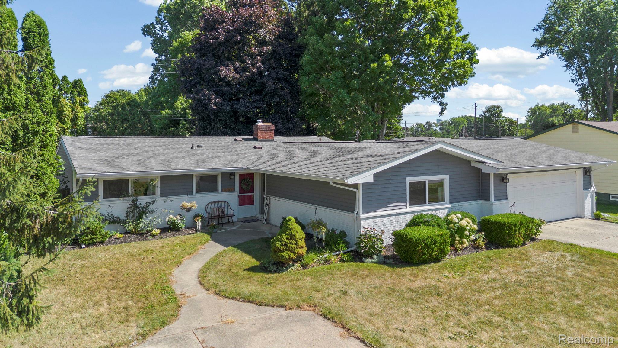 9194 Oakview Drive Property Photo 3