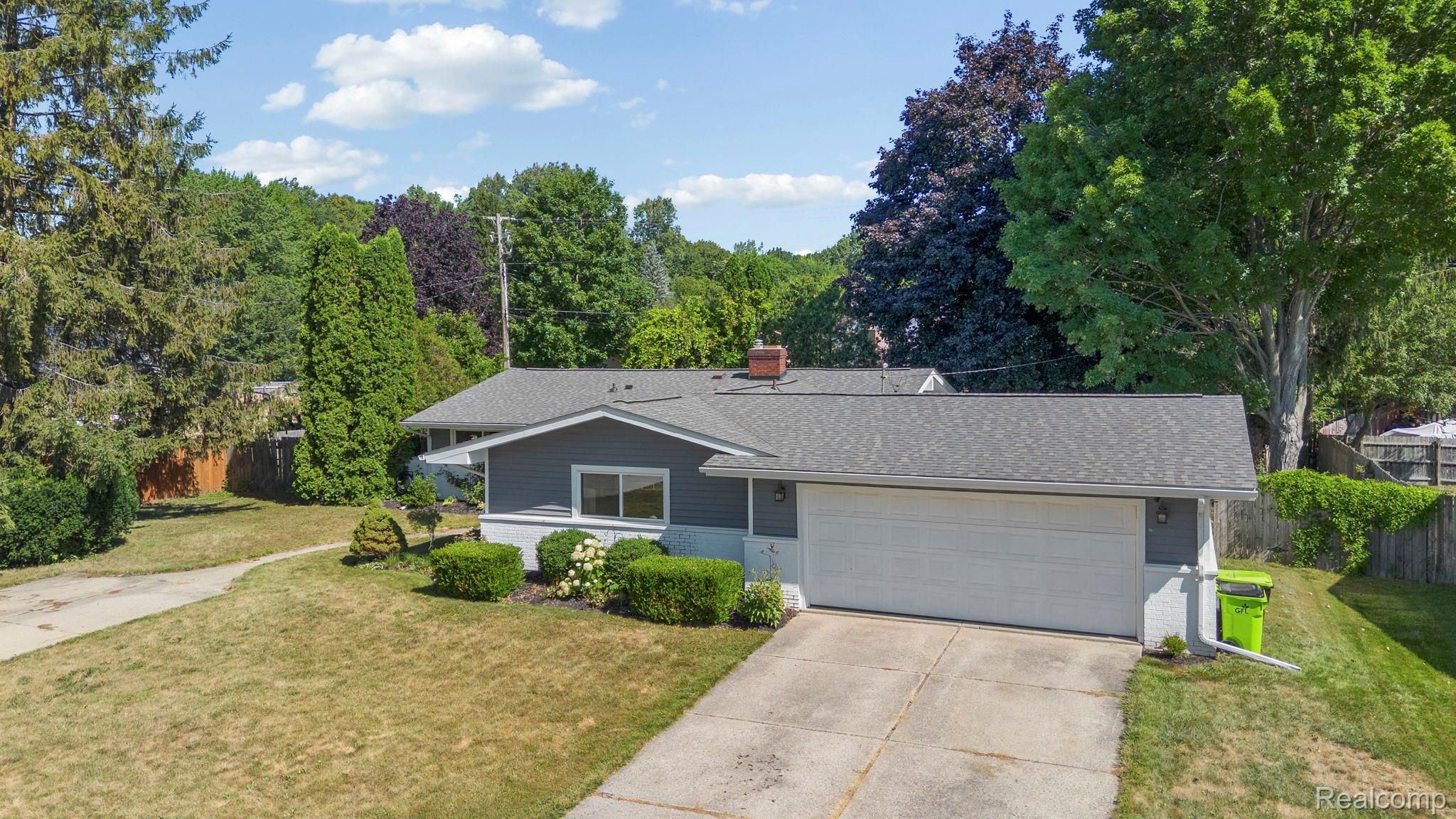 9194 Oakview Drive Property Photo 4