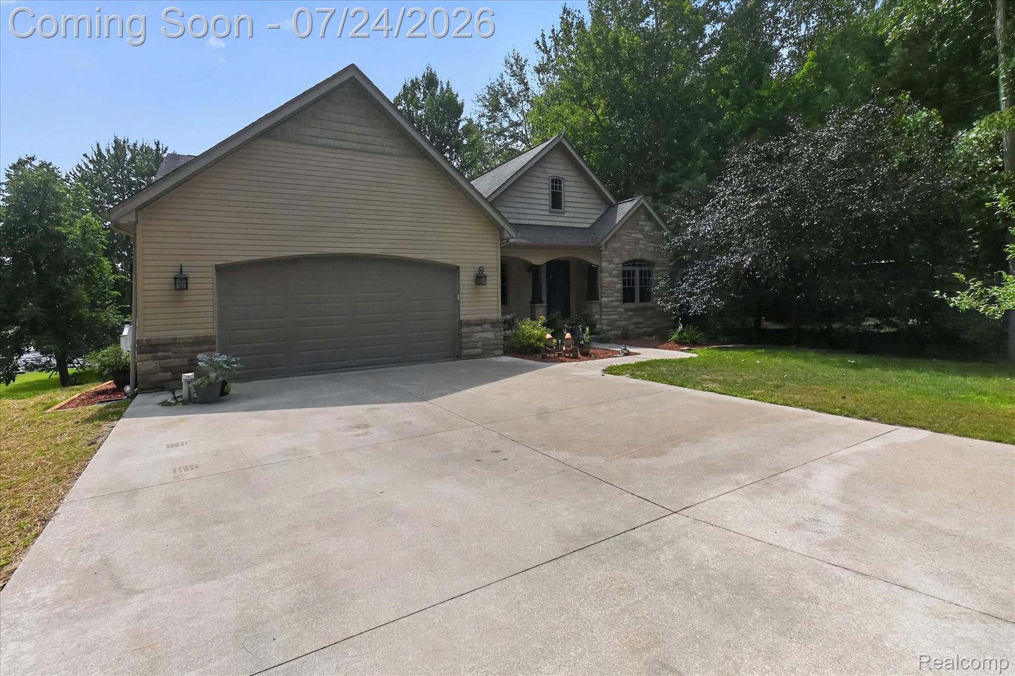 4915 Anglers Lane Property Photo 3