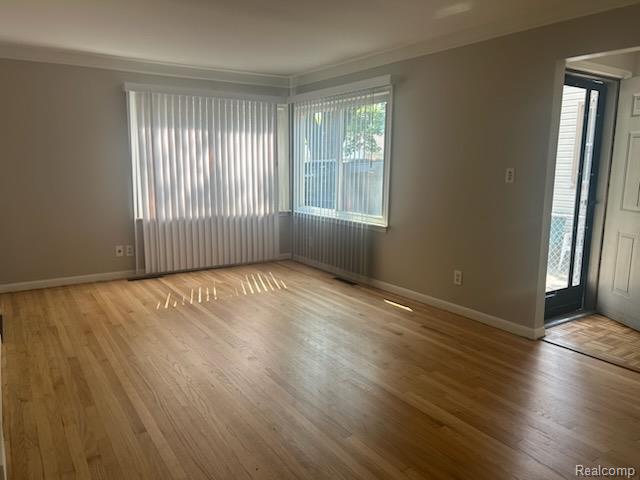 18707 Centralia Property Photo 4