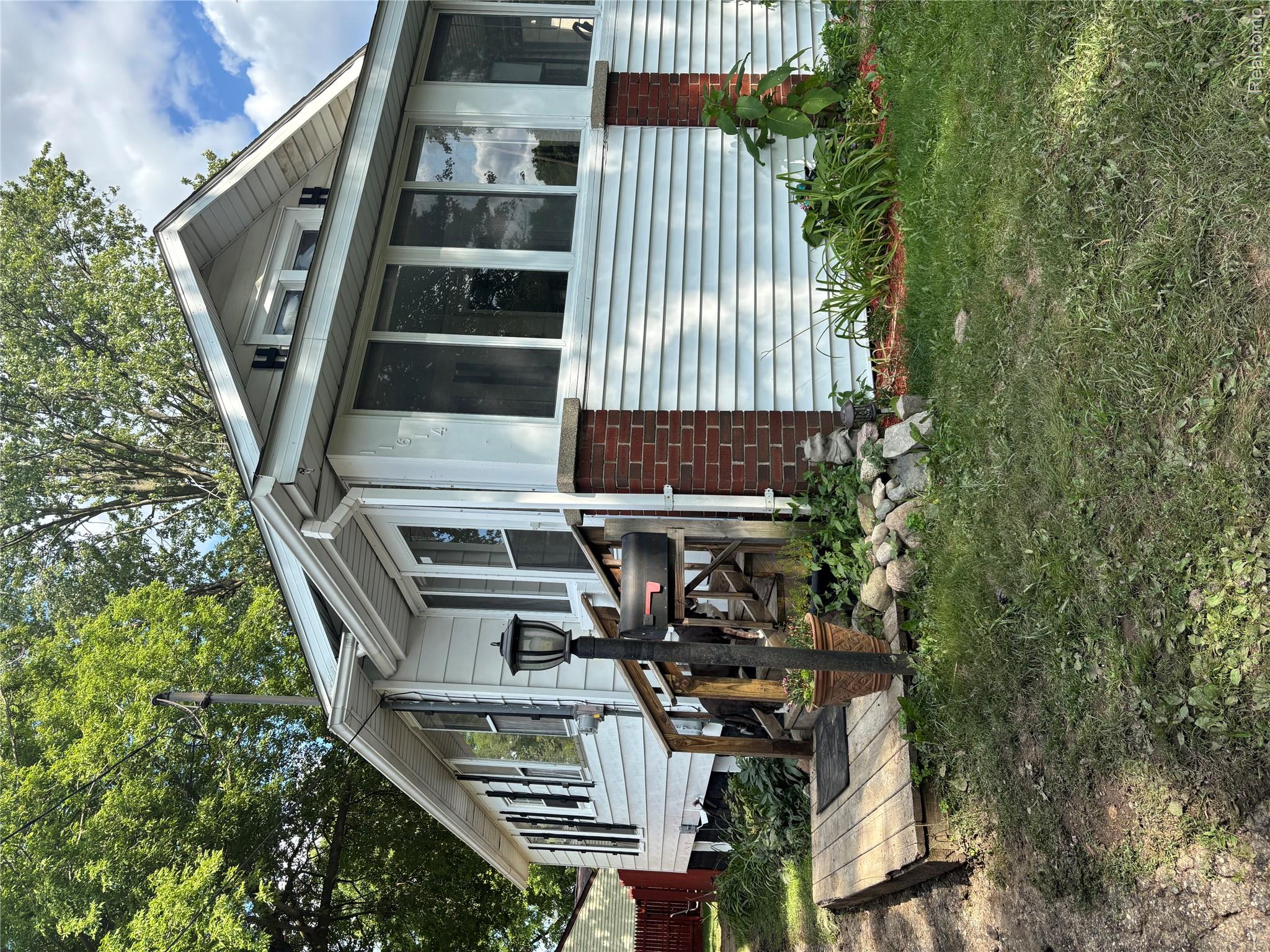 11614 Temperance Street Property Photo 3
