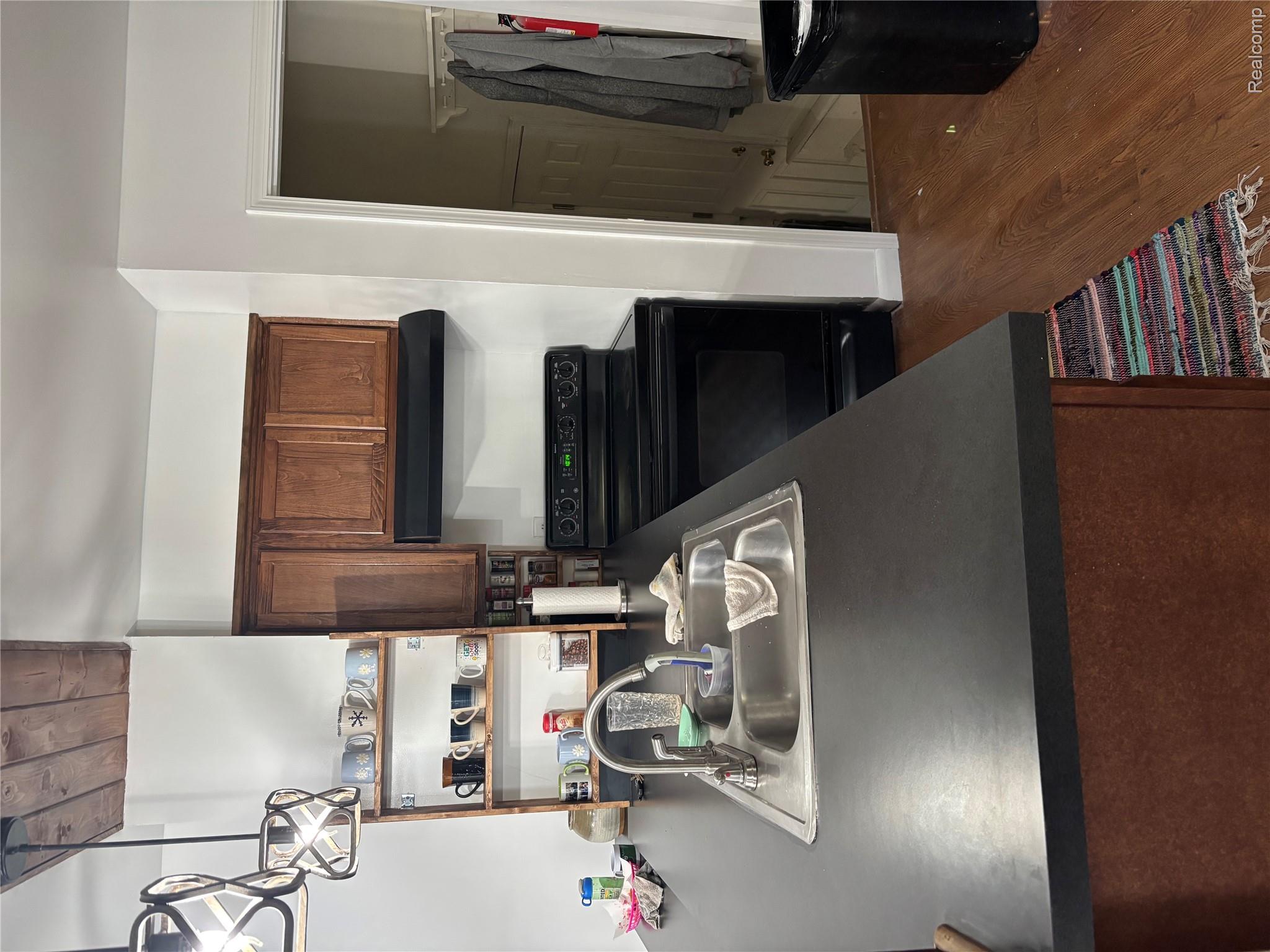 11614 Temperance Street Property Photo 12