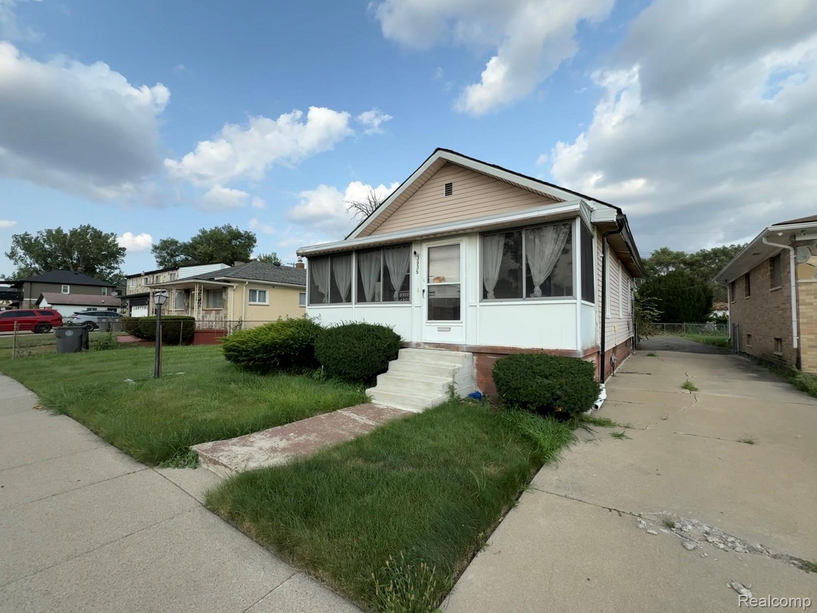 3935 15th Street Property Photo 1