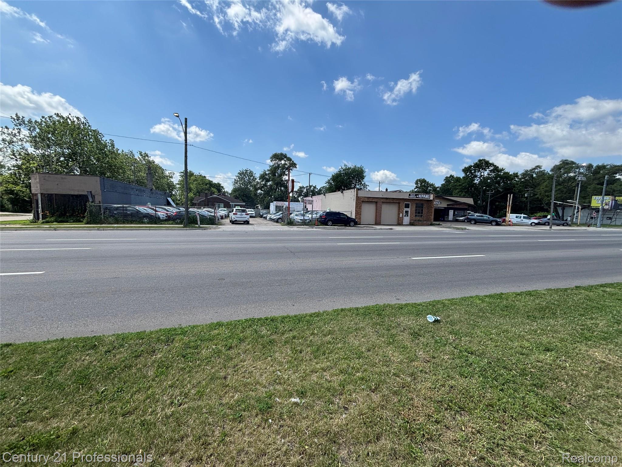 1790 E 8 Mile Road Property Photo 5