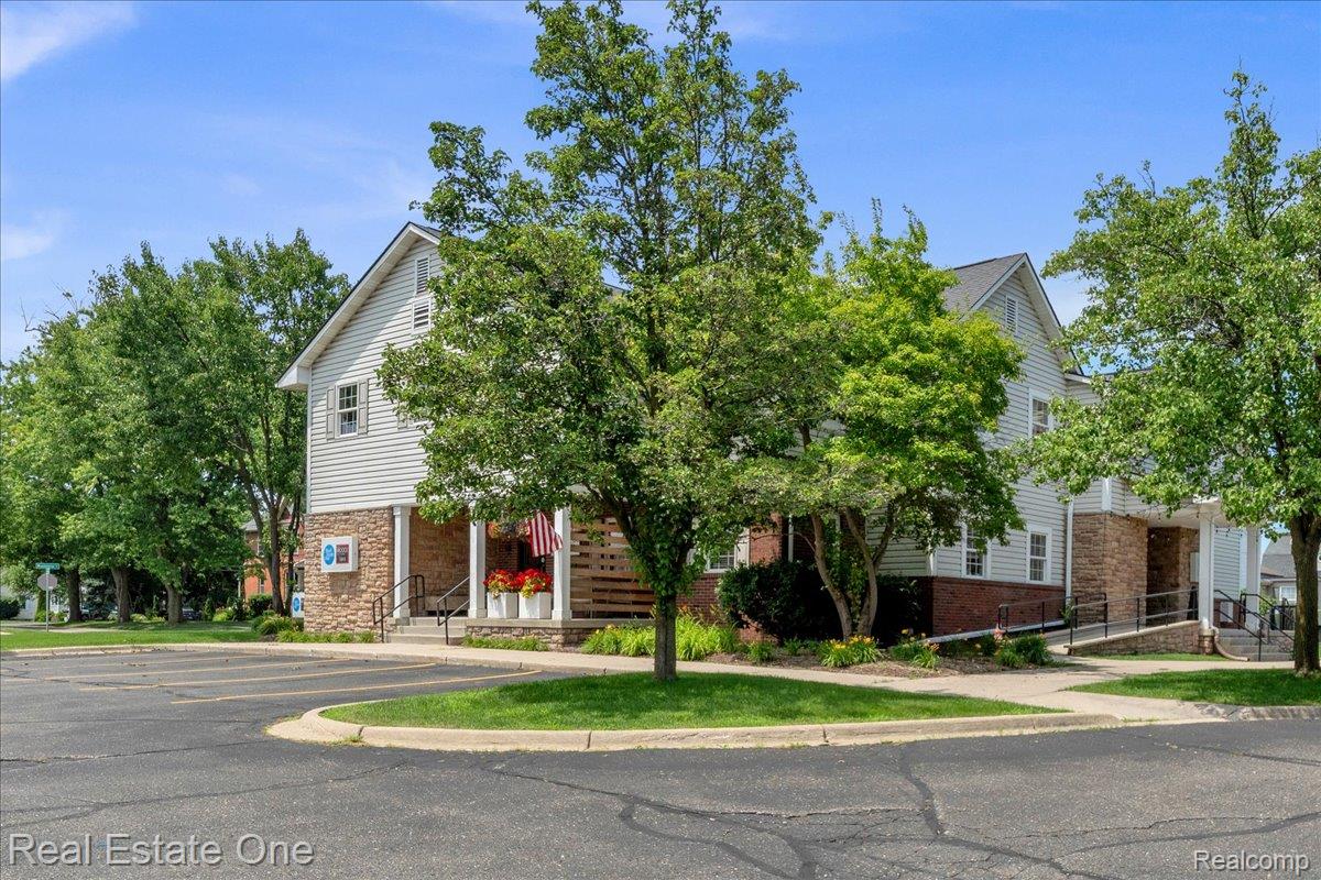 110 S Washington Street Property Photo 22