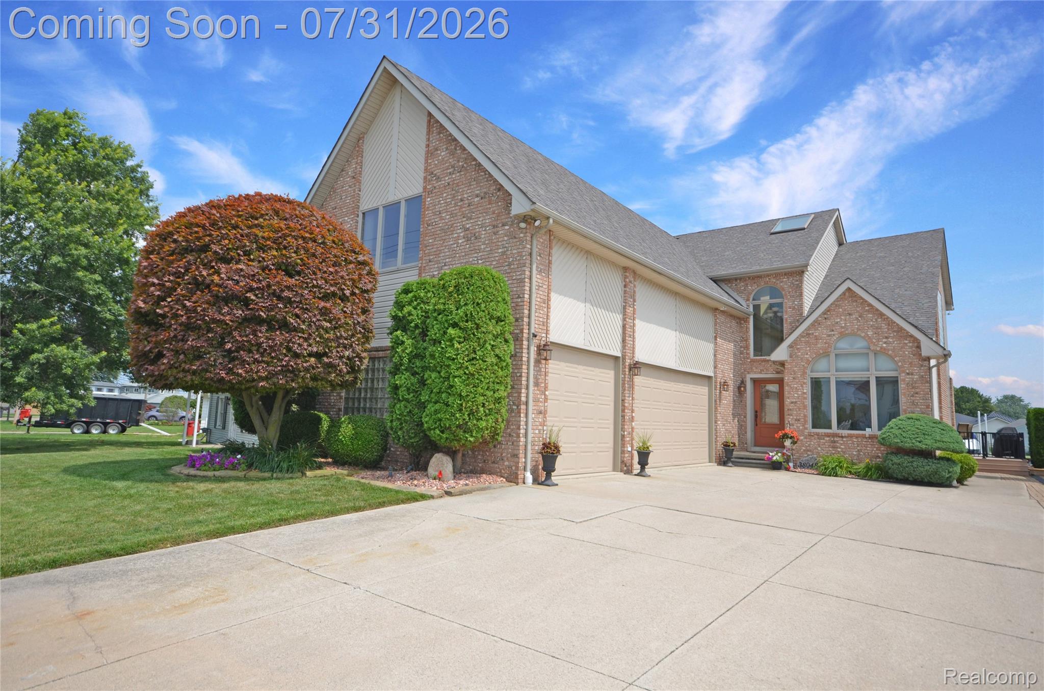 38048 Huron Pointe Drive Property Photo 2