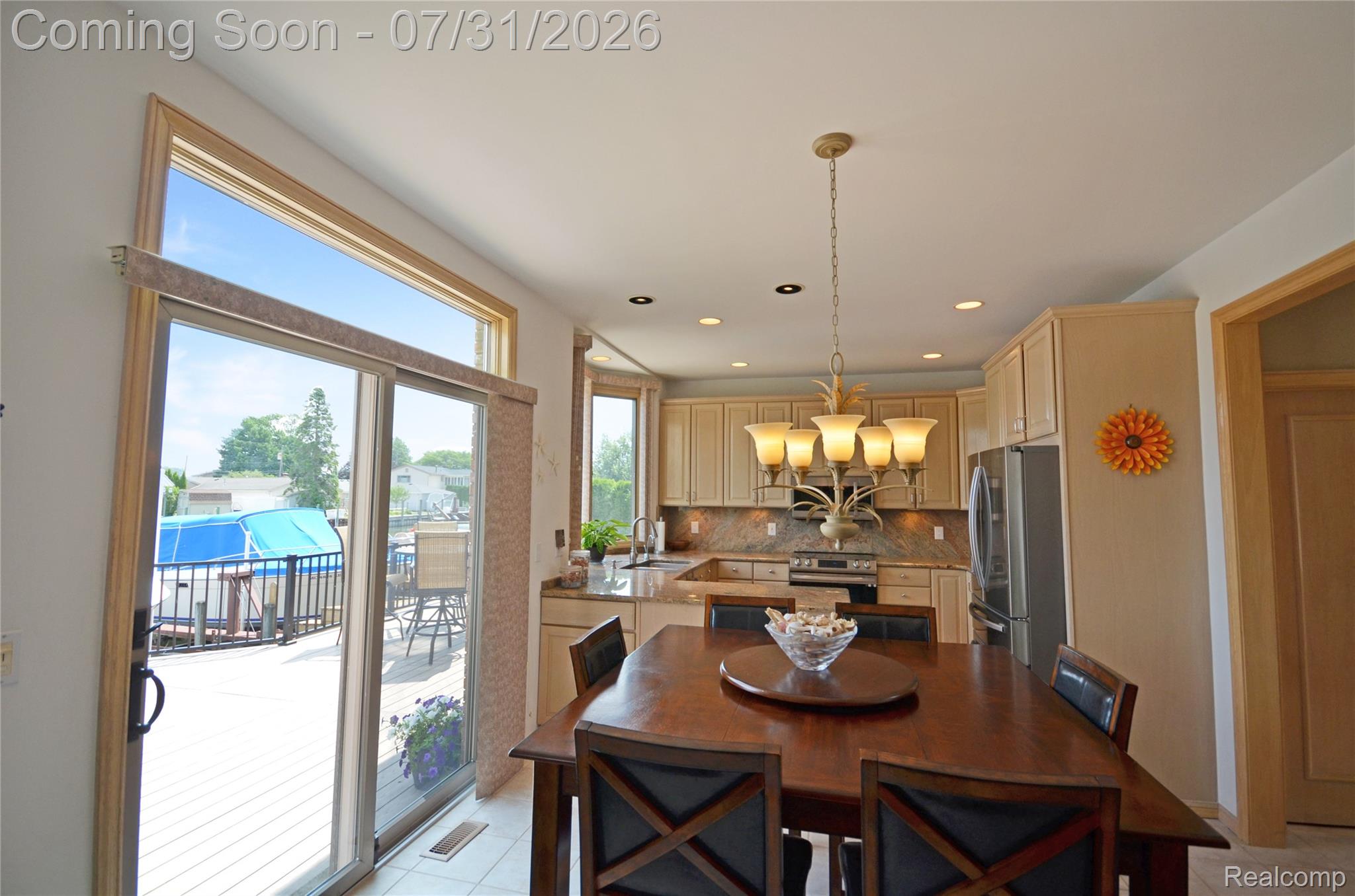38048 Huron Pointe Drive Property Photo 9