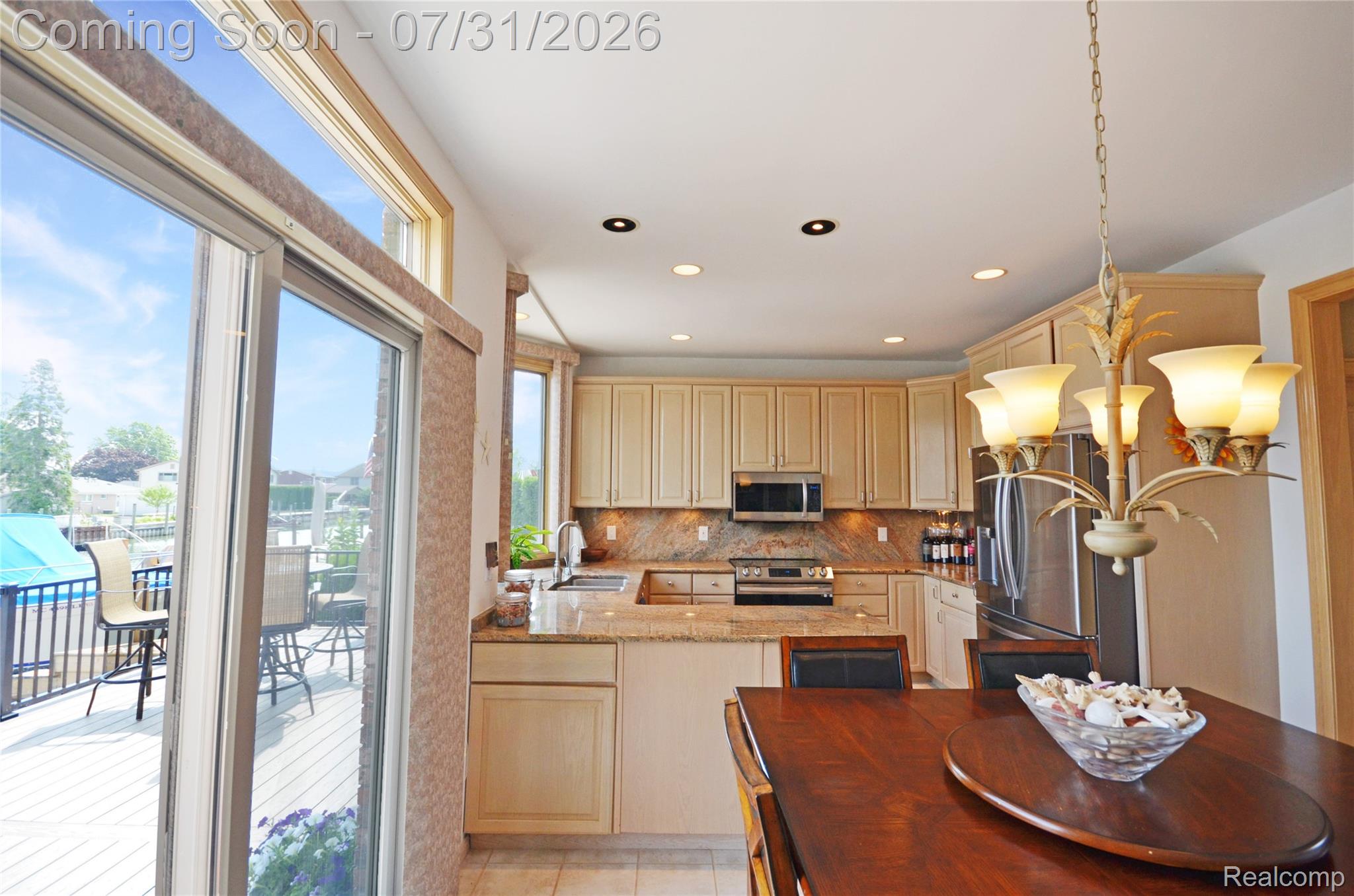 38048 Huron Pointe Drive Property Photo 11