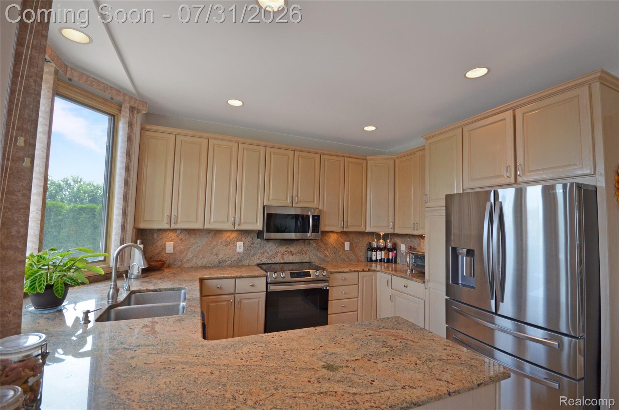 38048 Huron Pointe Drive Property Photo 12