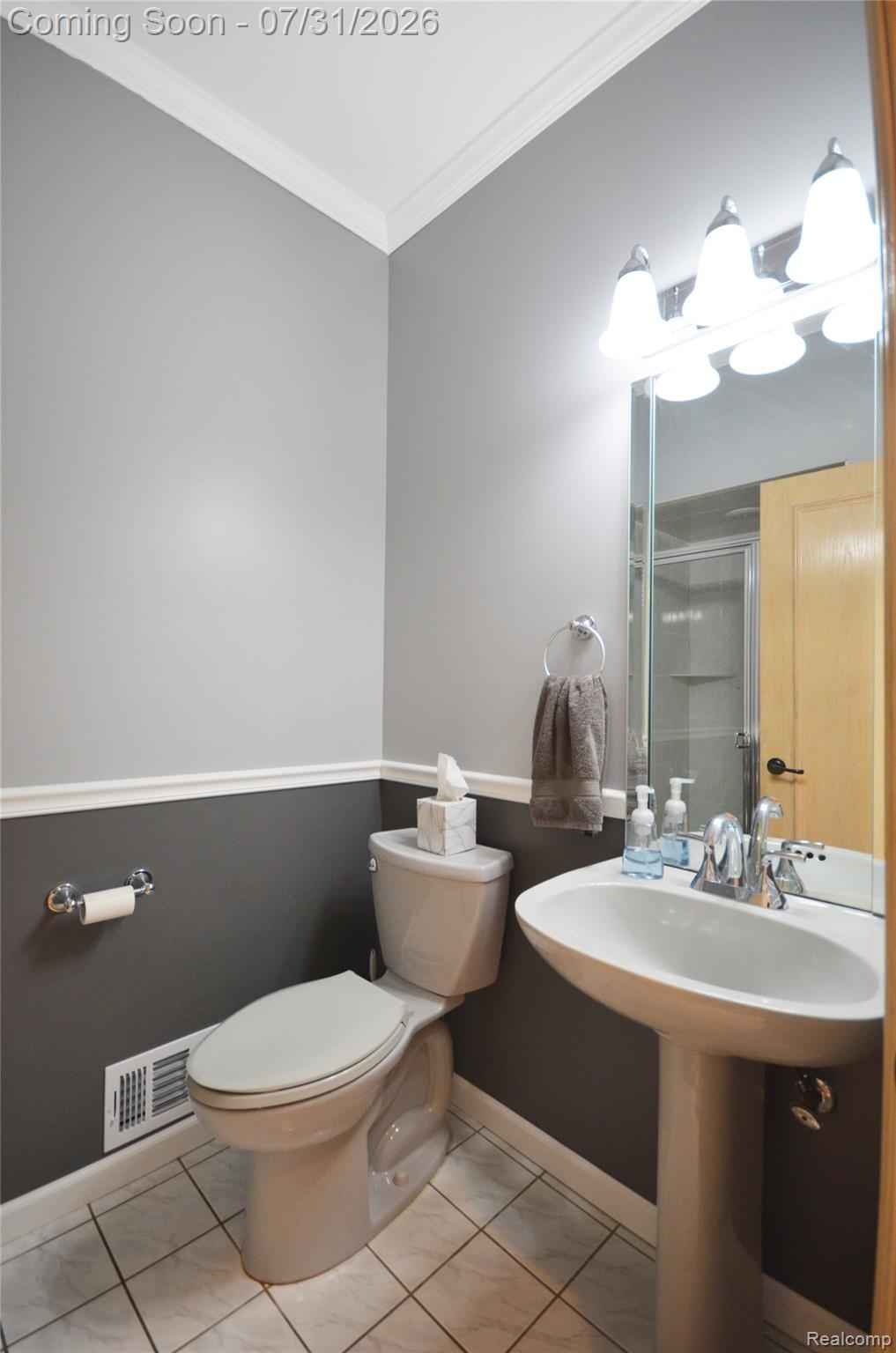 38048 Huron Pointe Drive Property Photo 16