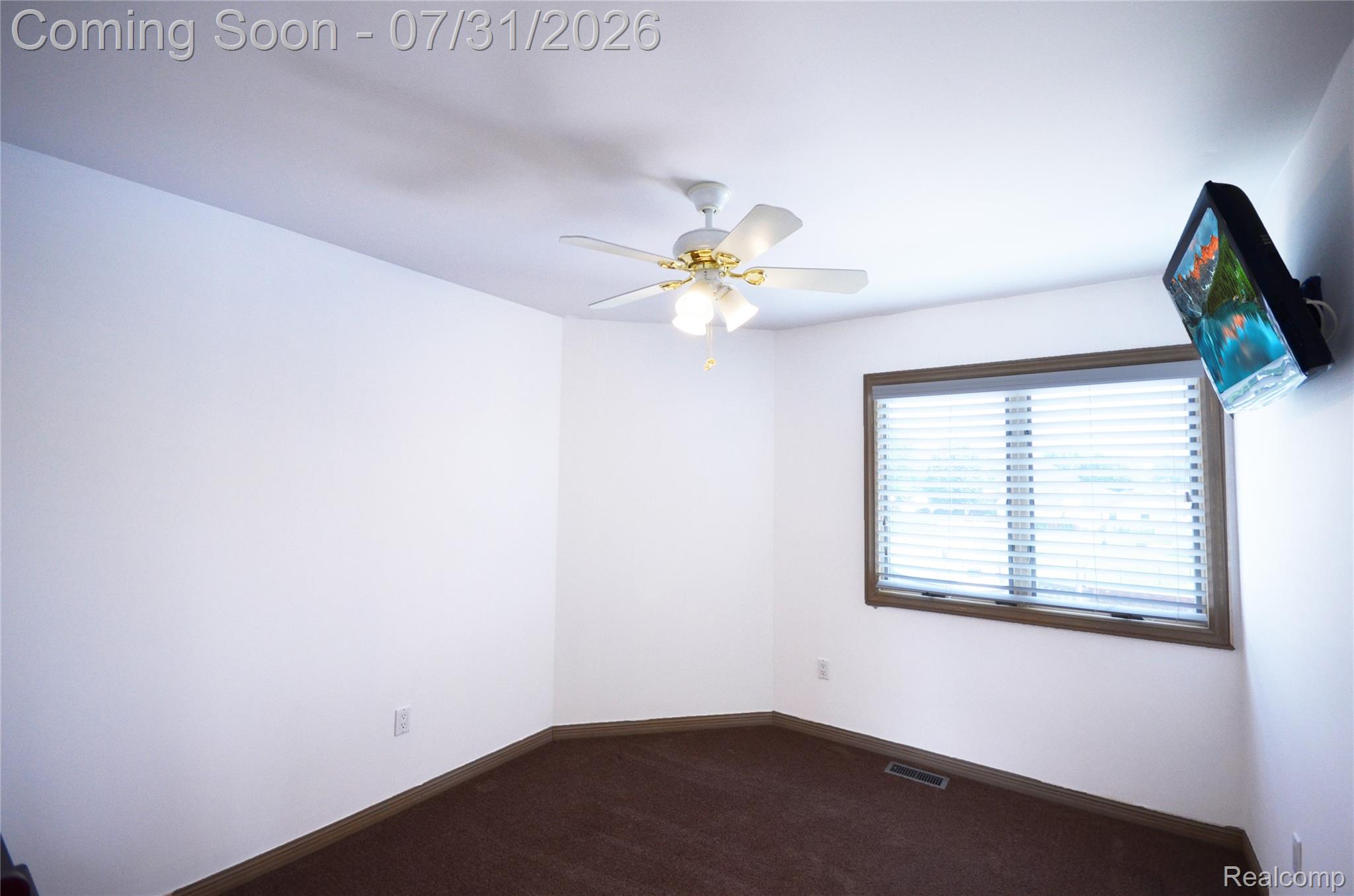 38048 Huron Pointe Drive Property Photo 21