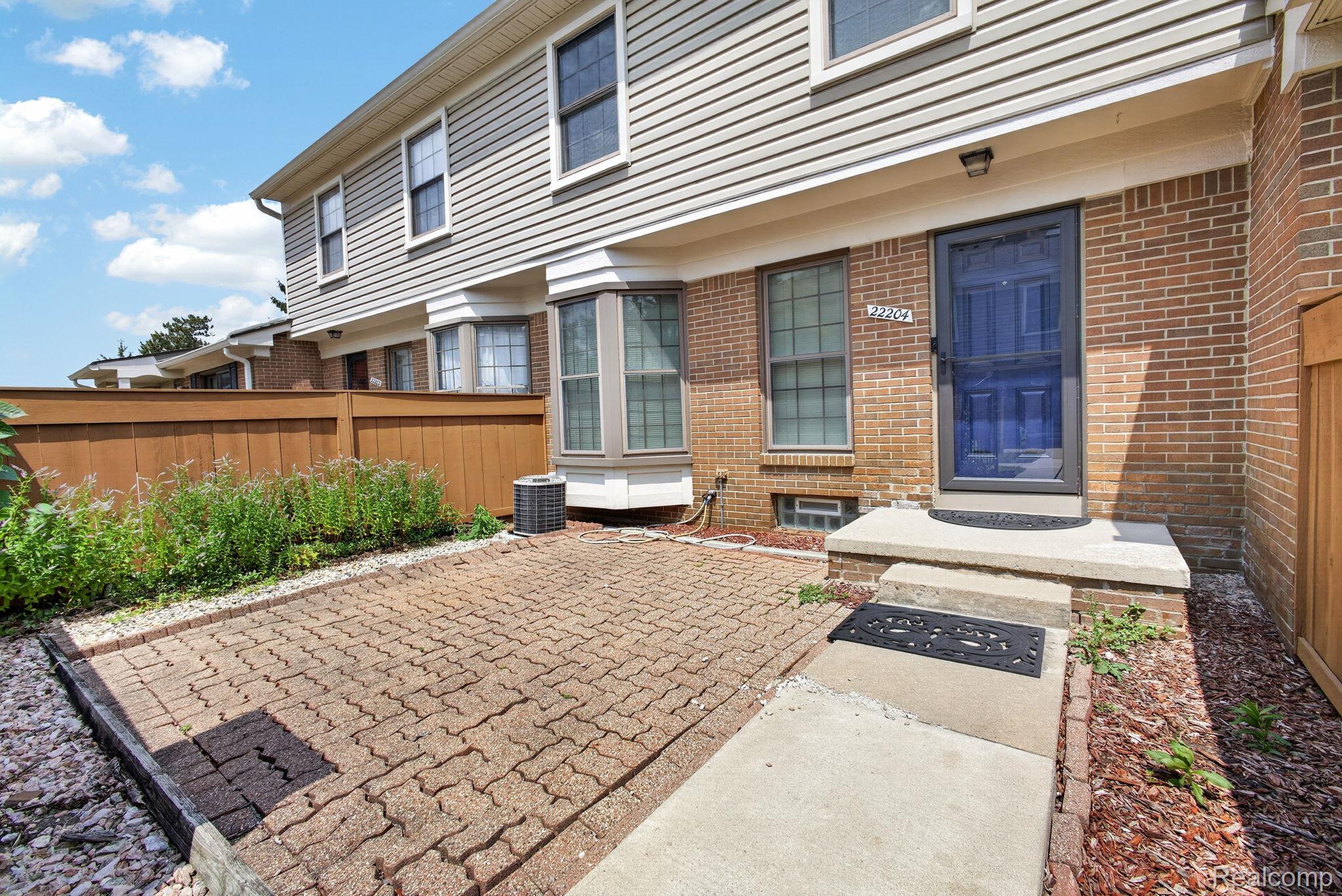 22204 Pondview Property Photo 2