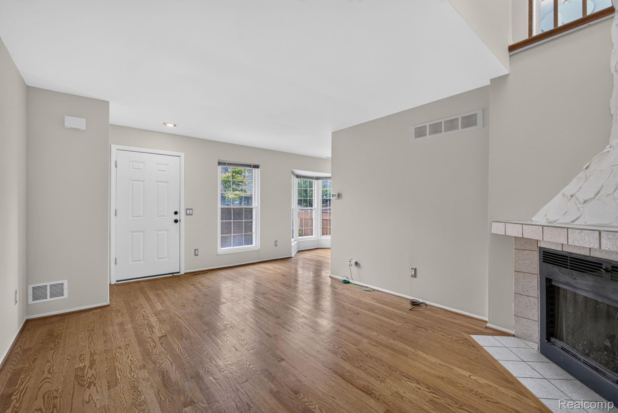 22204 Pondview Property Photo 5