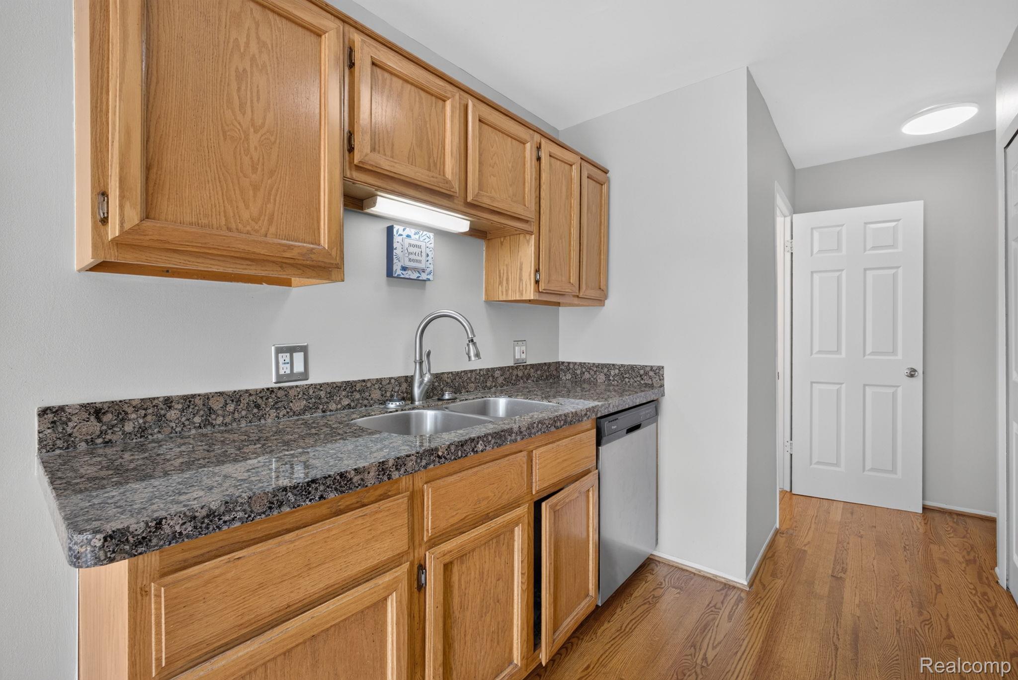 22204 Pondview Property Photo 9
