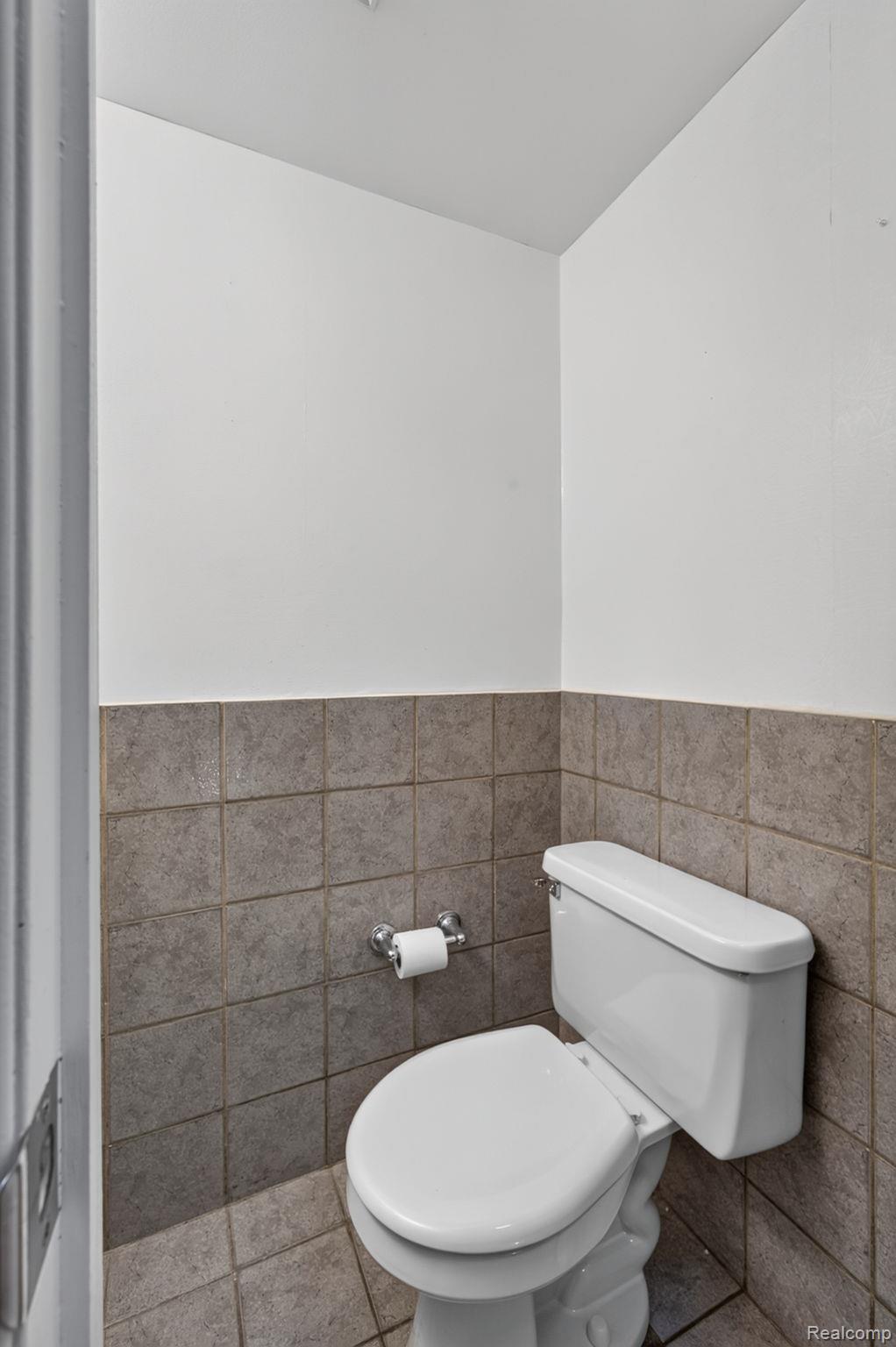 22204 Pondview Property Photo 13