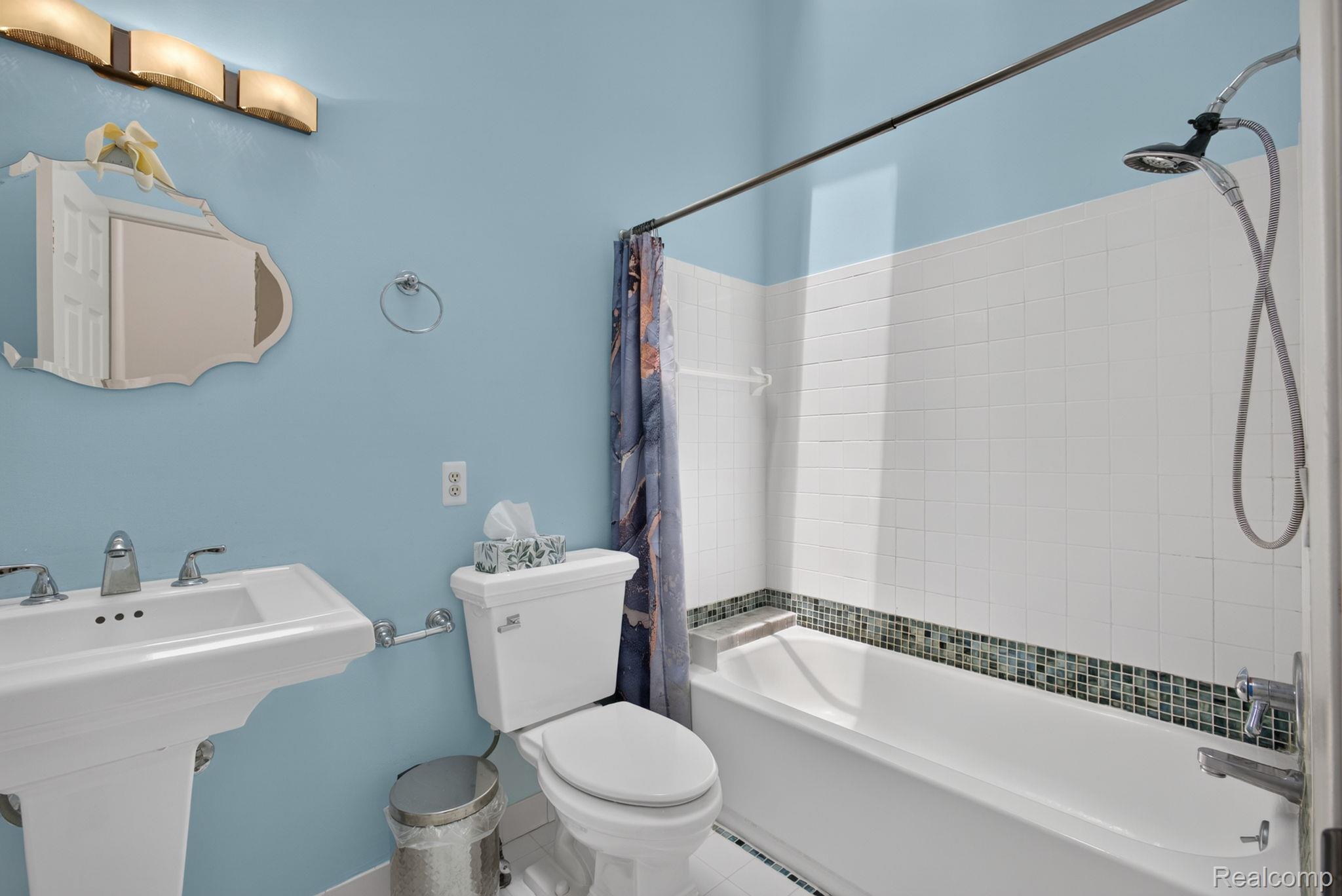 22204 Pondview Property Photo 14