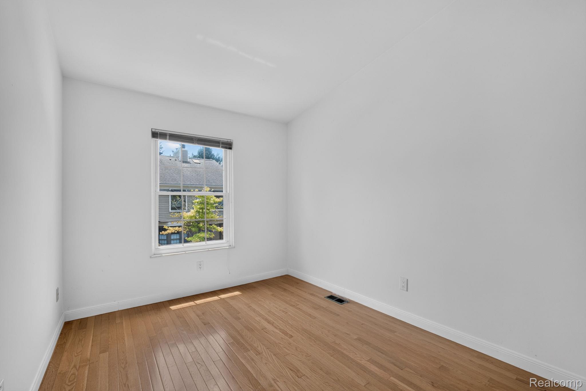 22204 Pondview Property Photo 17