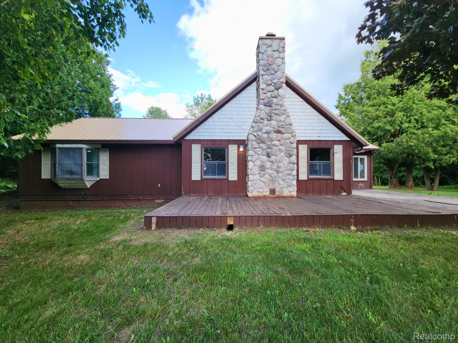 5665 White Creek Road Property Photo 1